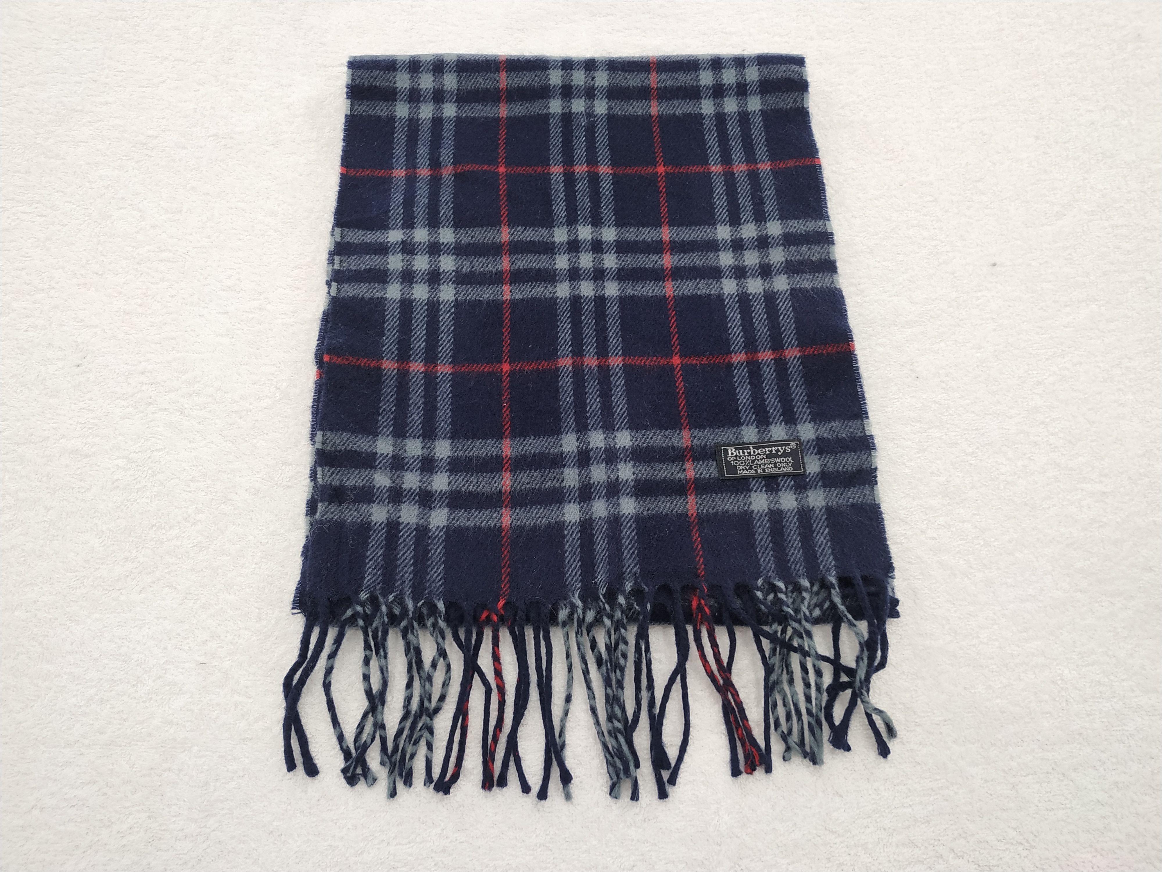 Vintage Burberry Wool Scarf/Muffler/Neckwear MF016
