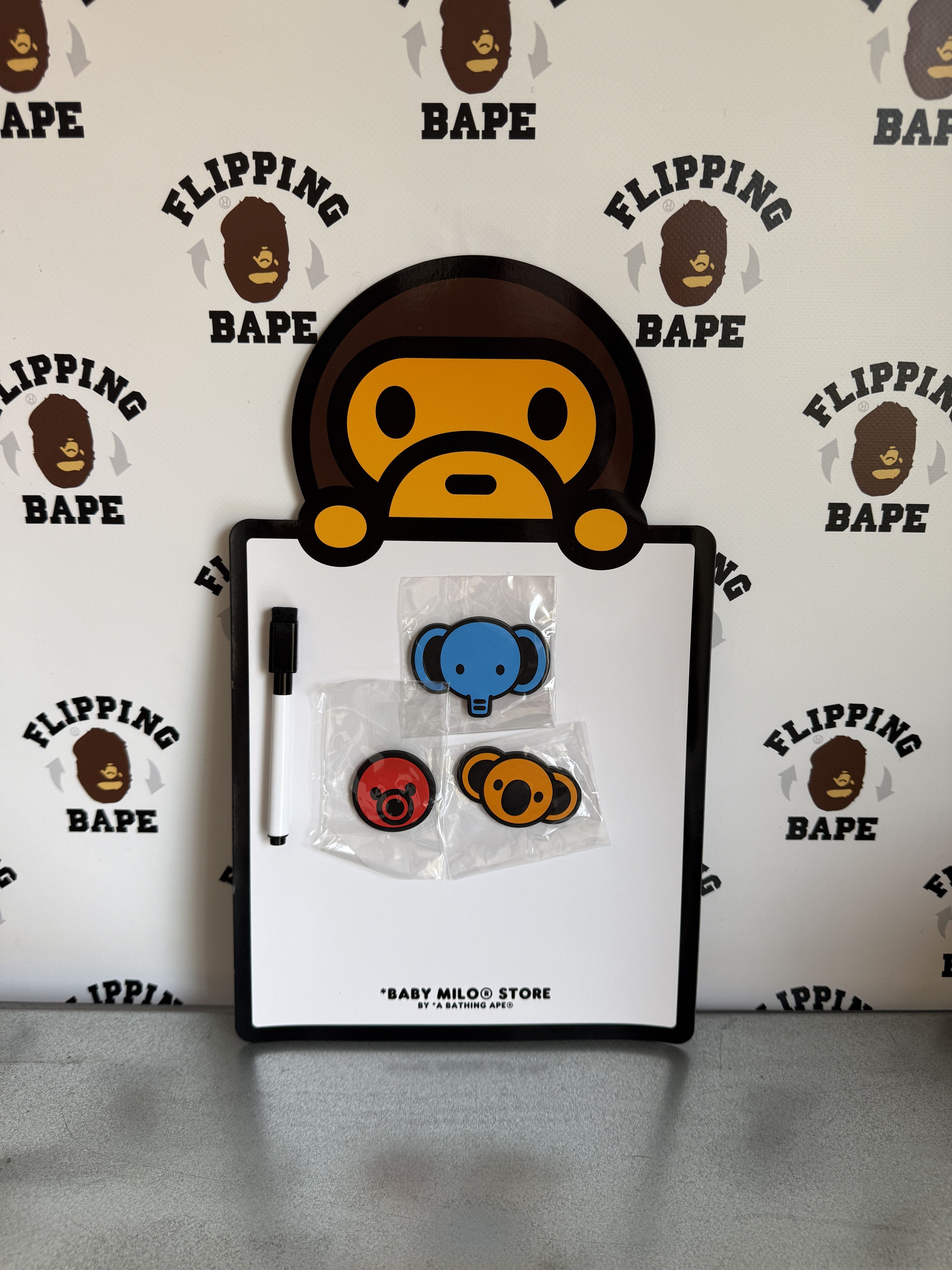 Bape BABY MILO OVEN GLOVE Size ONE SIZE - 1 Thumbnail