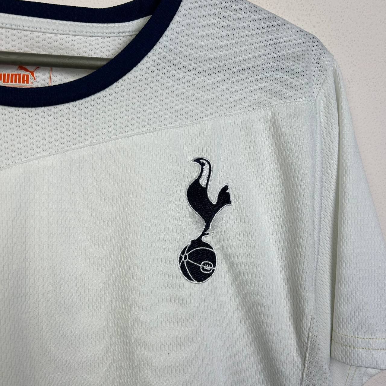 Puma Vintage Puma Tottenhamp Training 2000s white soccer jersey Size US M / EU 48-50 / 2 - 4 Thumbnail