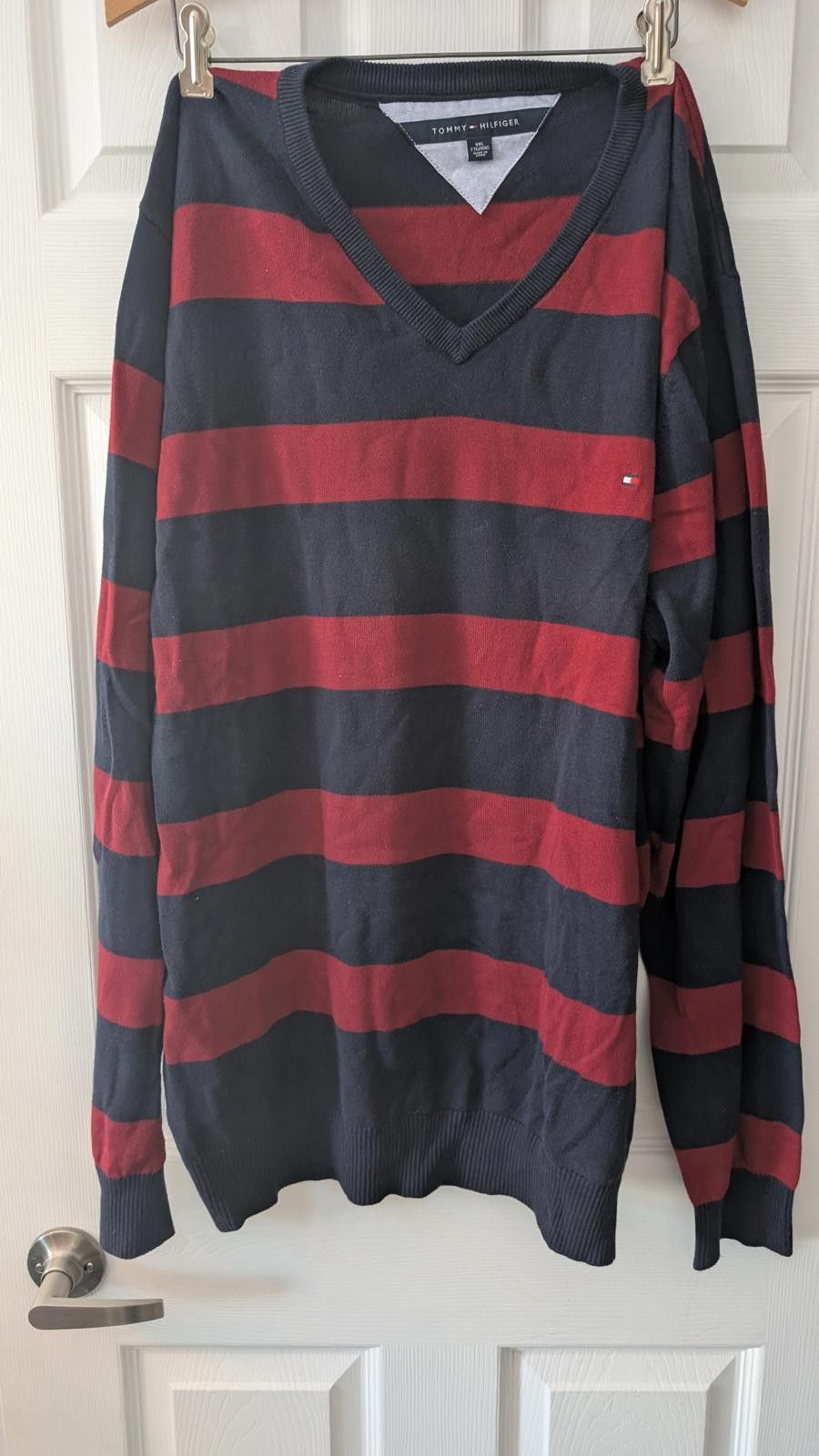 Tommy Hilfiger Tommy Hilfiger Men’s V-Neck Sweater Navy Stripe Size XXL Size US XXL / EU 58 / 5 - 1 Thumbnail