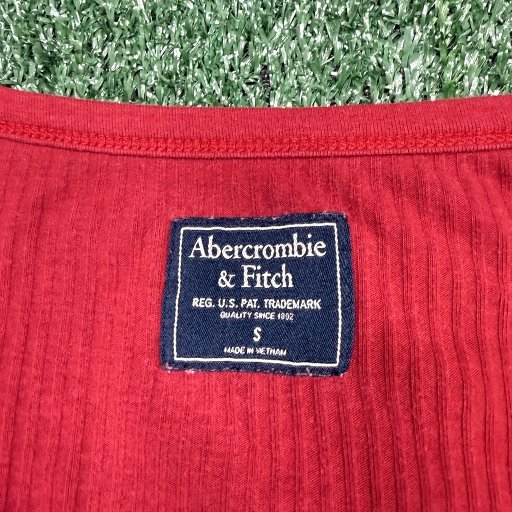 Abercrombie & Fitch Abercrombie & Fitch Shirt Women S Red Long Sleeve Henley Vintage Y2K Classic Cotton Knit Modern Casual Top Size S / US 4 / IT 40 - 4 Thumbnail