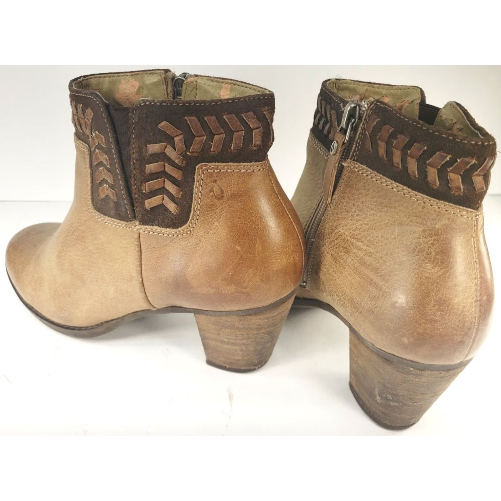 Olukai OluKai Kamahoi Women's 7B Boot Ankle Brown Side Zip Beaded Leather Casual Outdoor Travel Size US 7 / IT 37 - 5 Thumbnail