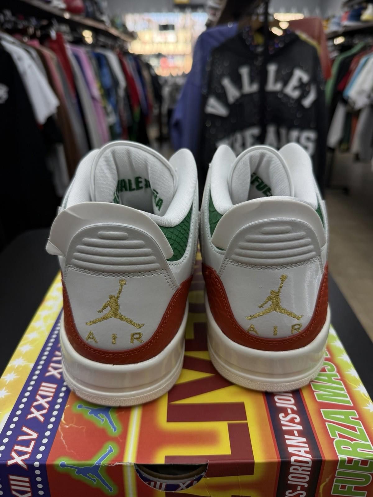 Jordan Brand Size 10.5-Men Air Jordan 3 Retro El Vuelo Summit White/ Size US 10.5 / EU 43-44 - 7 Thumbnail