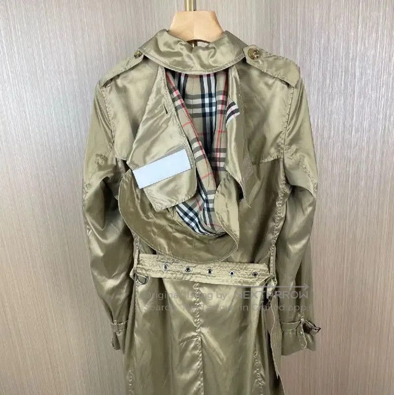 Burberry Burberry Spring Autumn Gold Nylon Coat. Size XS / US 0-2 / IT 36-38 - 2 Thumbnail