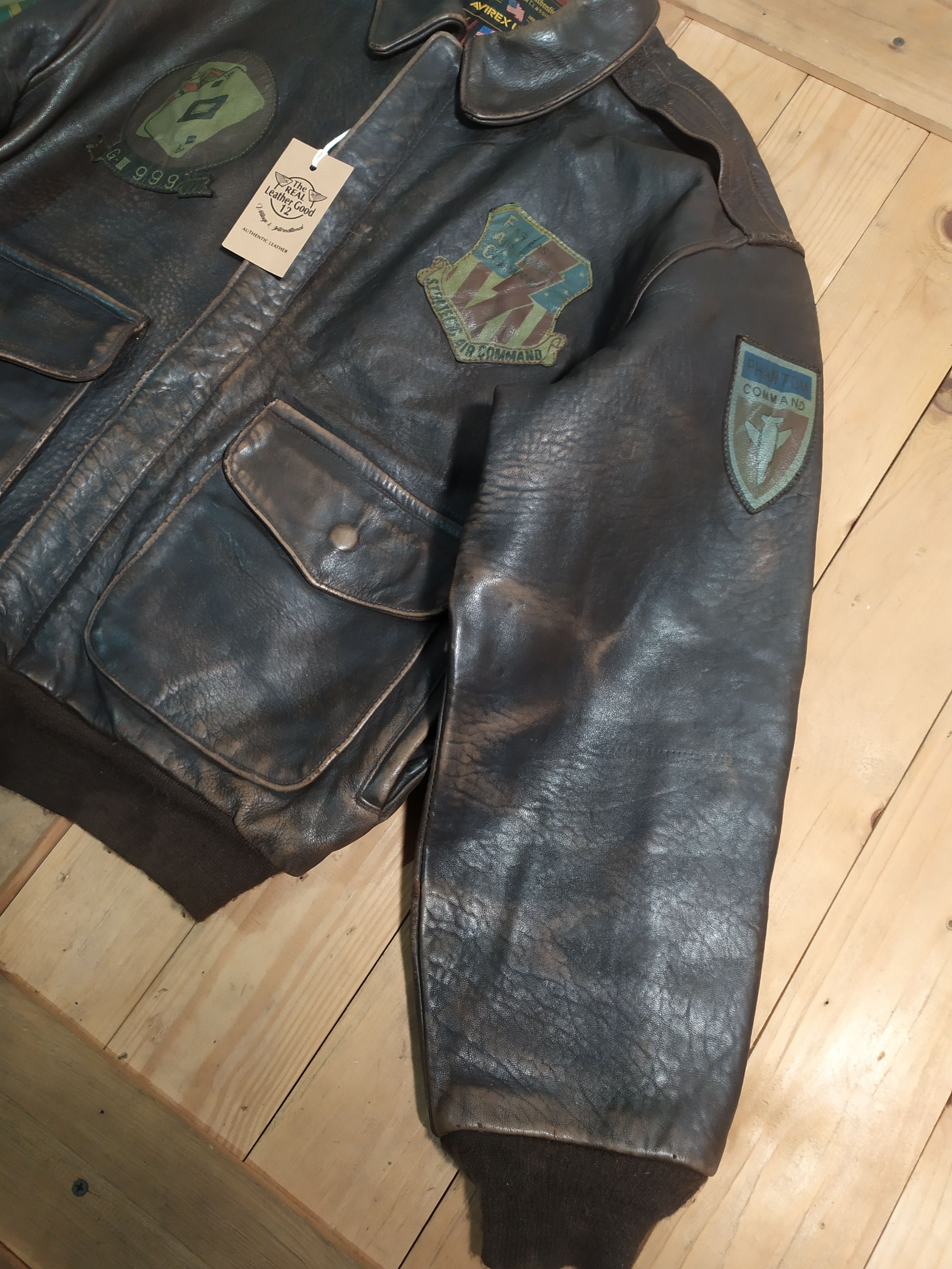 Other AVIREX USA TYPE A2 LEATHER FULL PATCHES BOMBER JACKET Size US M / EU 48-50 / 2 - 4 Thumbnail