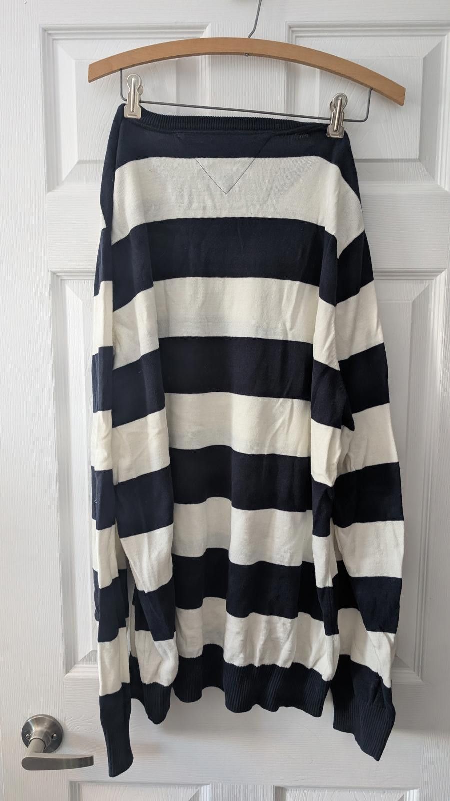 Tommy Hilfiger Tommy Hilfiger Men’s VNeck Striped Sweater Navy XXL Pullover Size US XXL / EU 58 / 5 - 3 Thumbnail