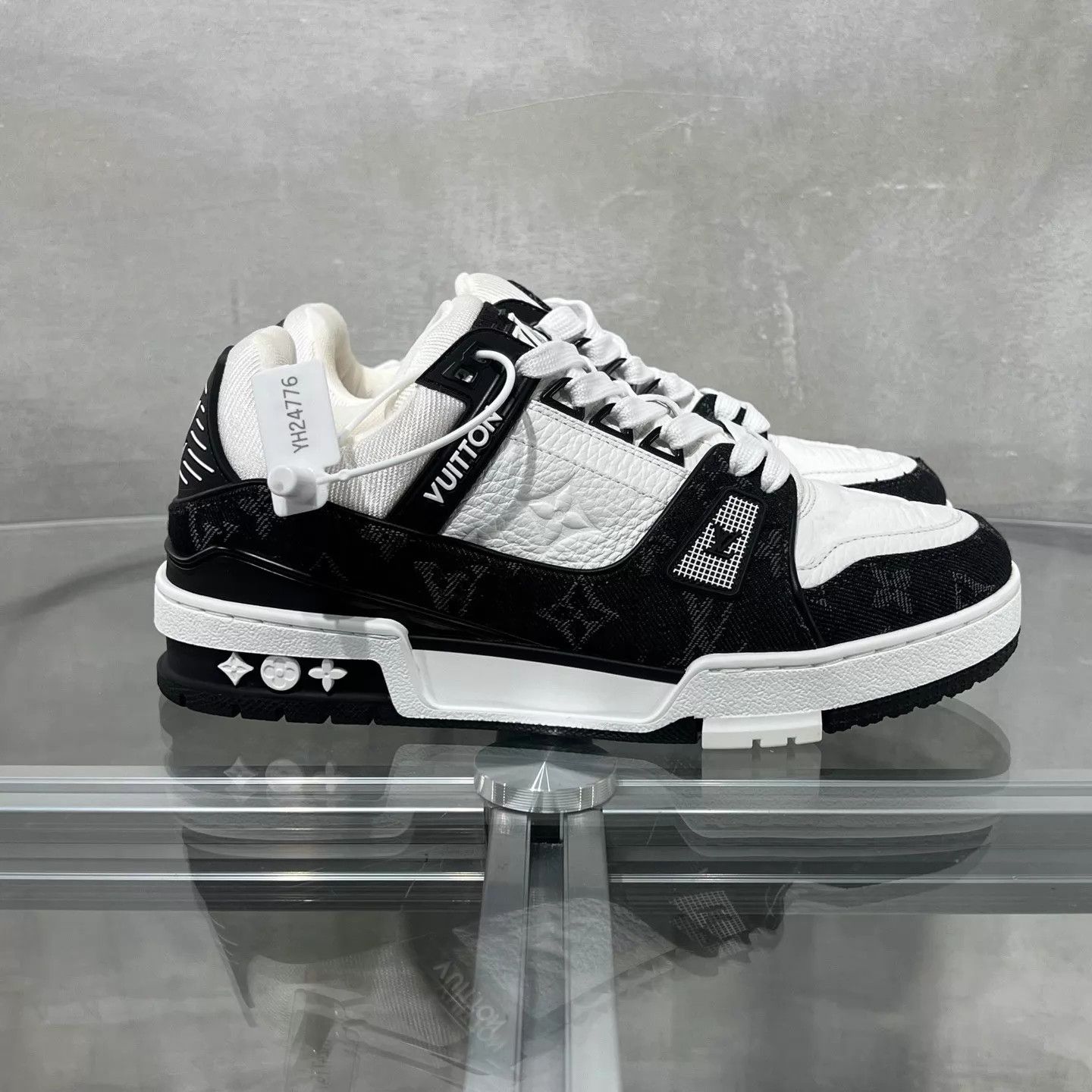 Louis Vuitton LV Trainer Black White Denim UK3/37.5 Size US 7 / IT 37 - 4 Thumbnail