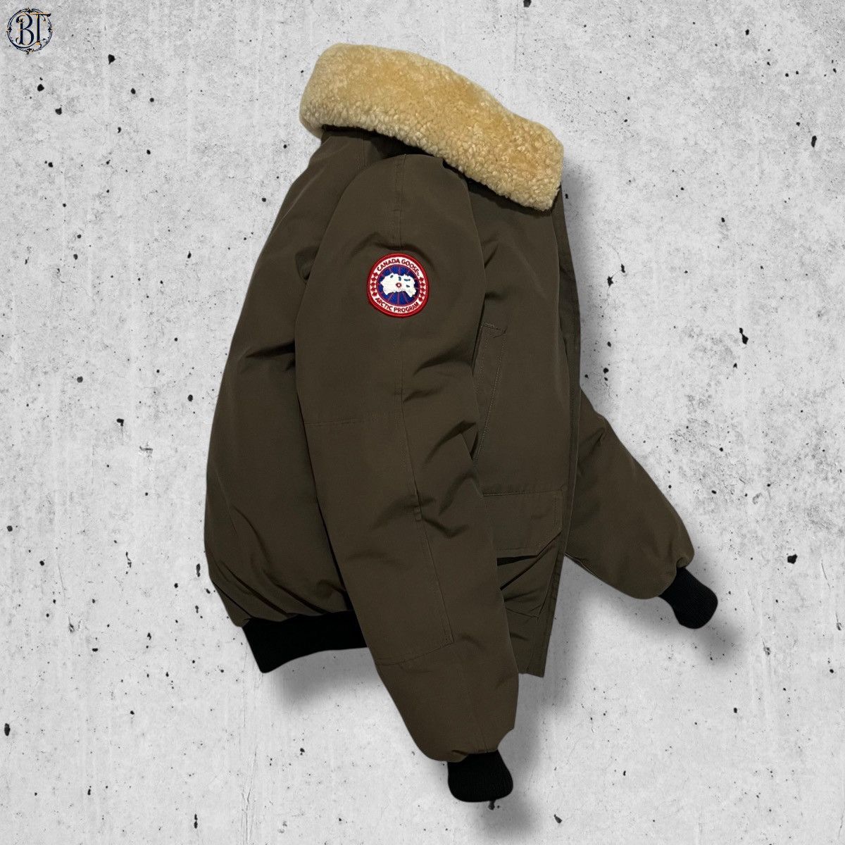 Canada Goose Canada Goose CHILLIWACK men's Airforce shearling bomber Size US XS / EU 42 / 0 - 1 Thumbnail