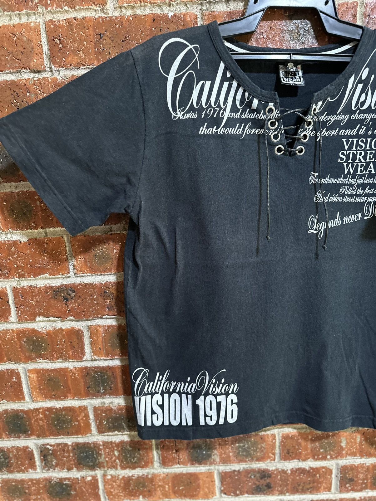 Vision Streetwear Vintage Vision StreetWear Skateboard Skulls Faded Tee Size US M / EU 48-50 / 2 - 6 Thumbnail