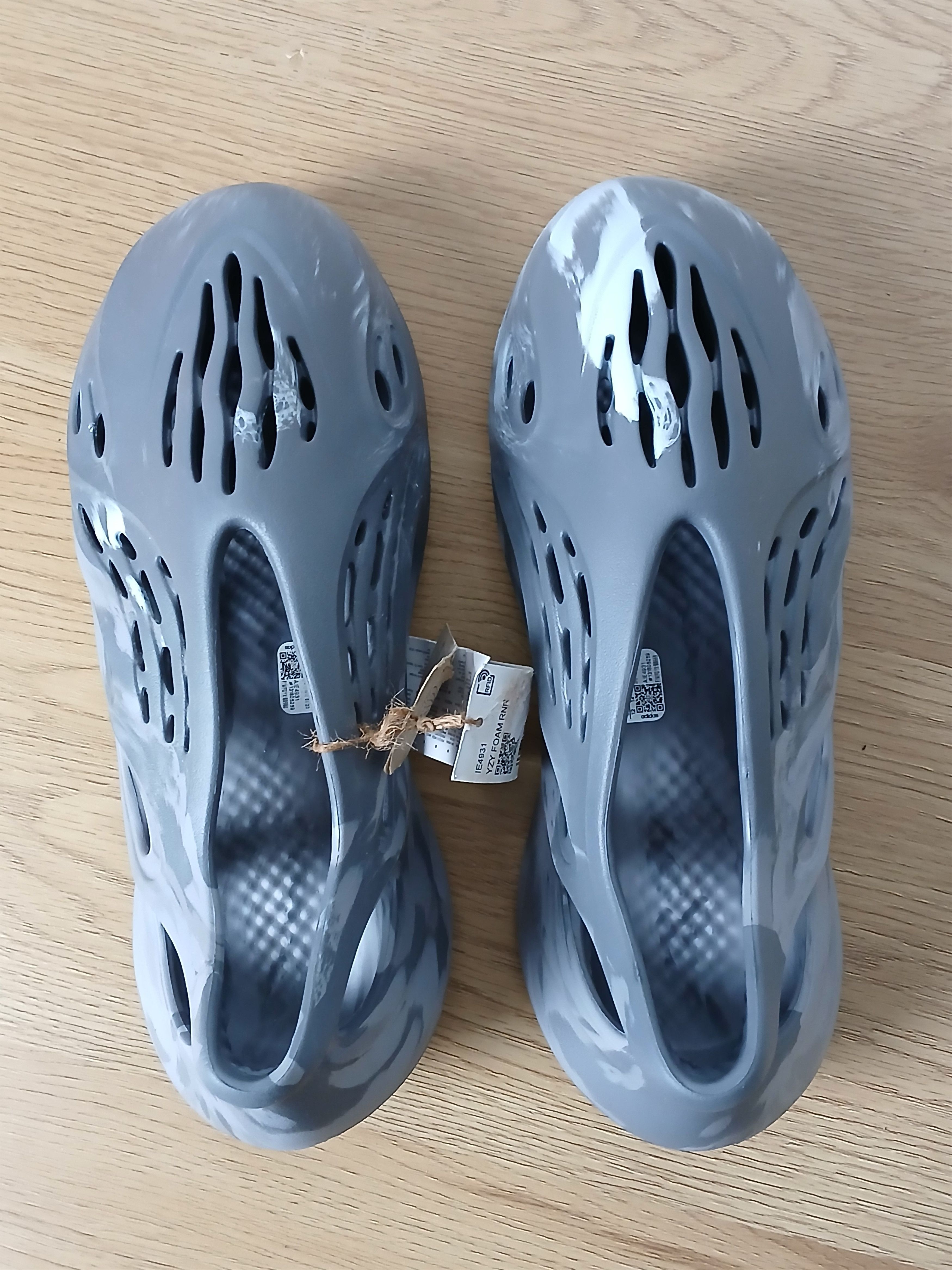 Adidas × Kanye West × Yeezy New Adidas Yeezy Foam Runner Size US 12 / EU 45 - 6 Thumbnail