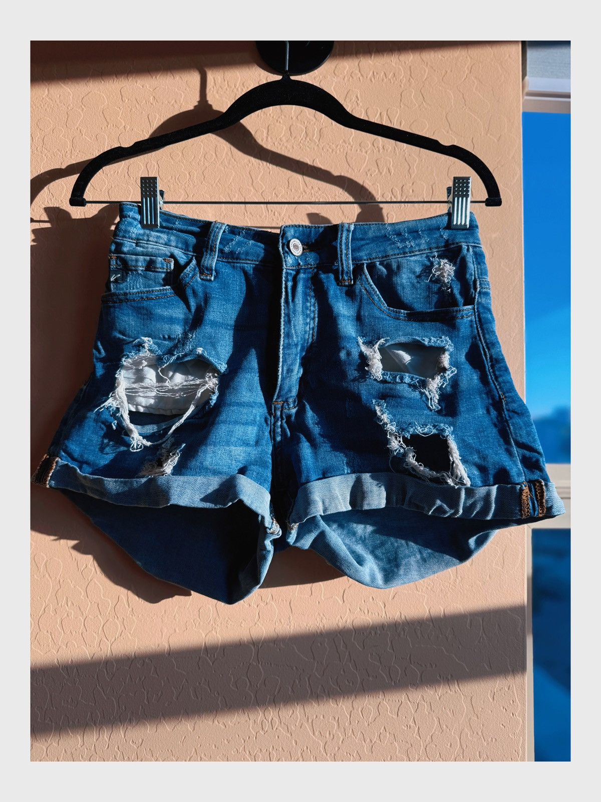 Kancan USA KanCan Distressed Denim Shorts Size 26" / US 2 / IT 38 - 2 Thumbnail