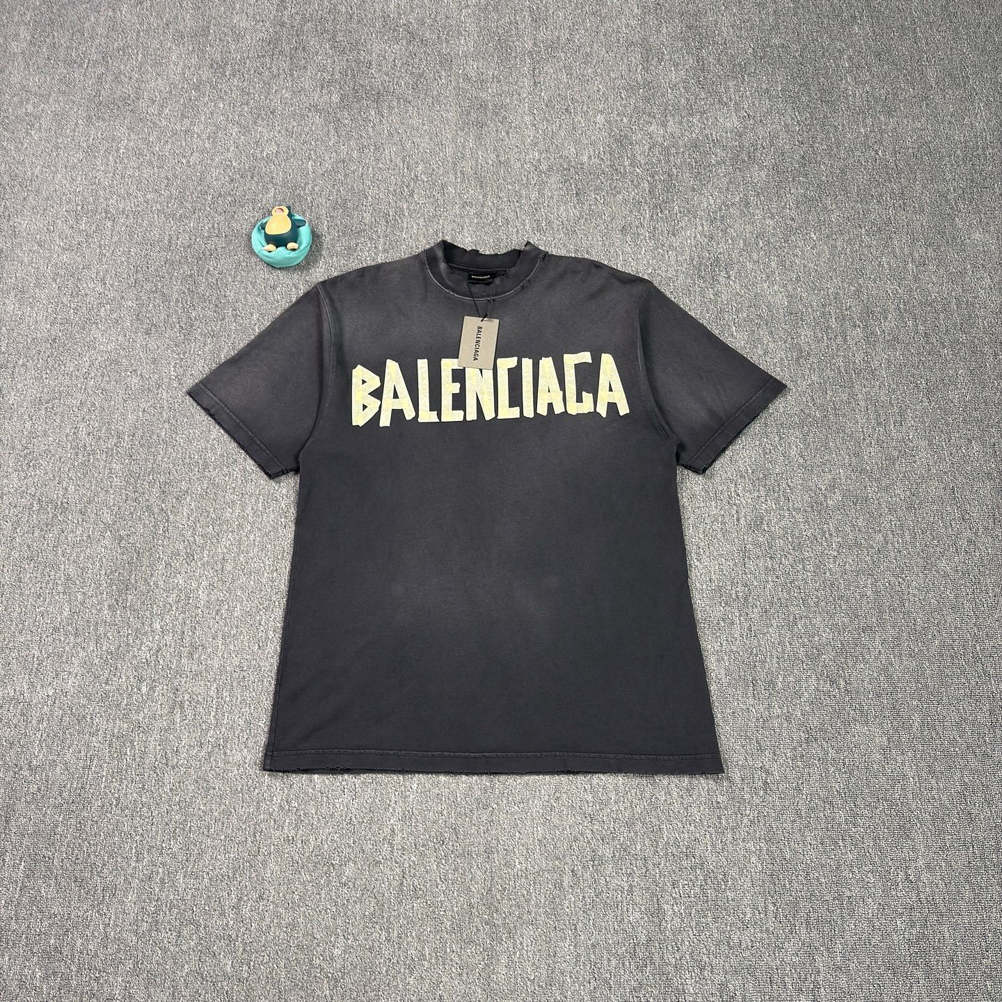 Balenciaga Balenciaga Tape Logo T-Shirt Size XXS Size US XXS / EU 40 - 1 Thumbnail