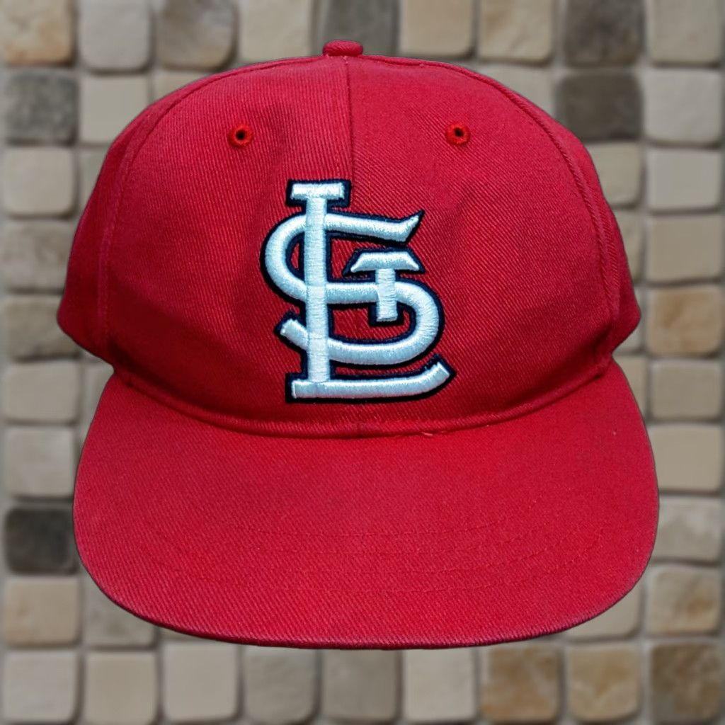 Vintage VINTAGE St. Louis Cardinals Red Cotton Official Merch Snapback Hat Baseball Cap Mens One Size Red 90s Sports Adjustable Cotton Canvas Baseball Cap Size ONE SIZE - 1 Thumbnail