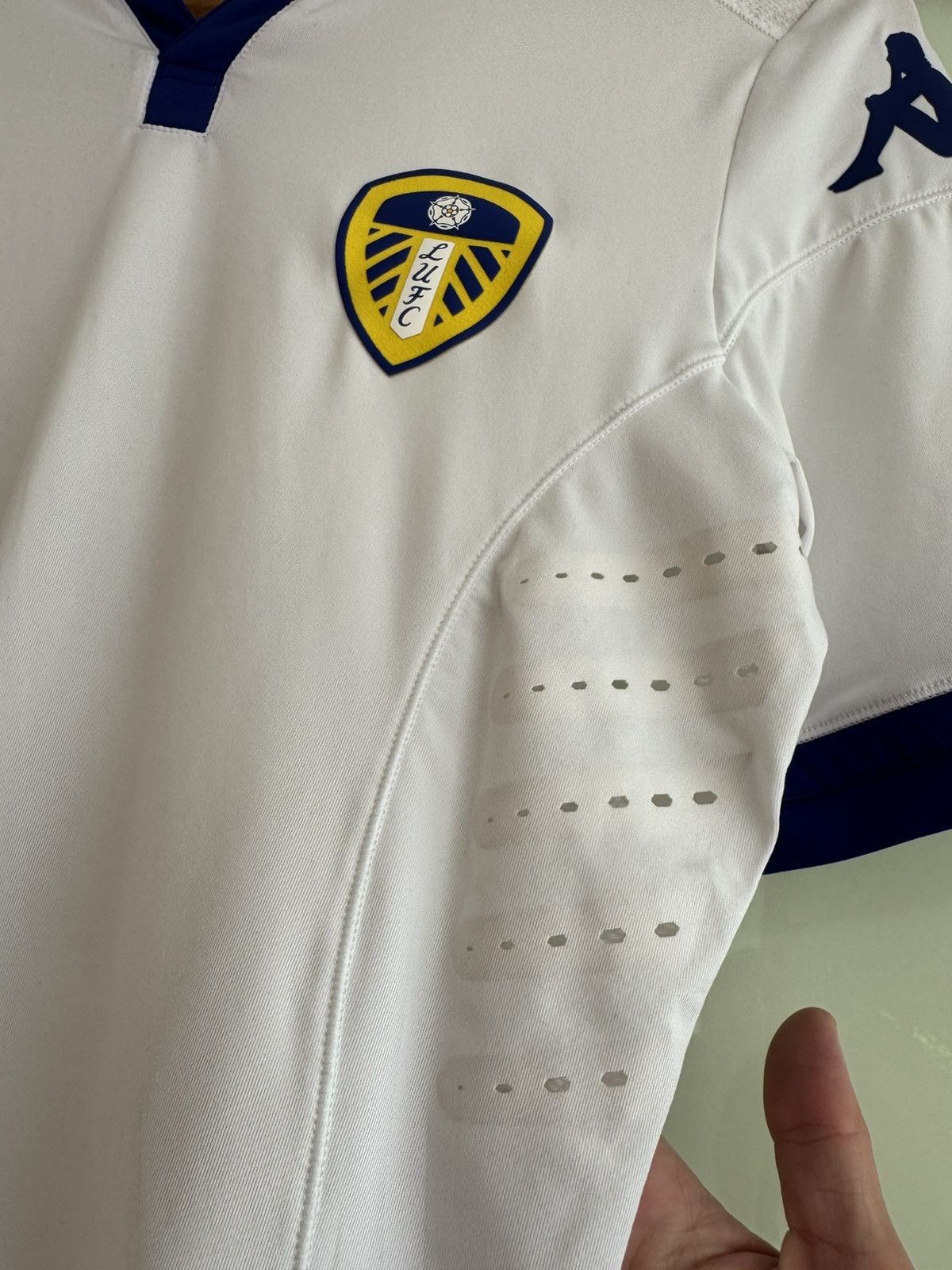 Kappa Craig #9 Leeds United 2015-2016 Player Issue Soccer Jersey Size US M / EU 48-50 / 2 - 5 Thumbnail