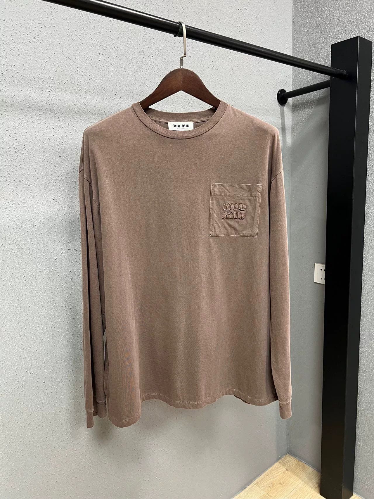 Miu Miu Miumiu Cocoa Embroidered Sweatshirt Size XL / US 12-14 / IT 48-50 - 1 Thumbnail
