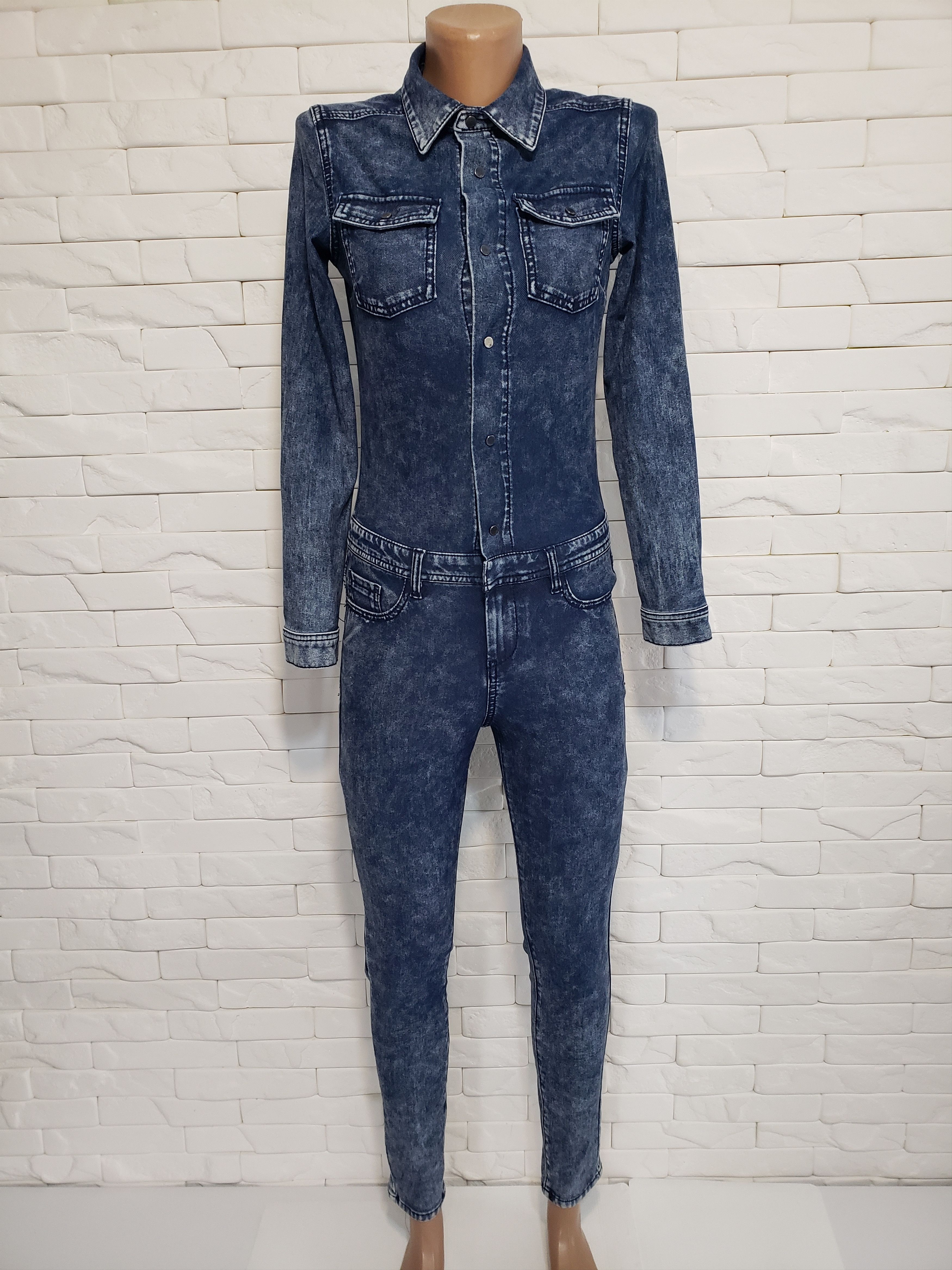 Denim & Co. Women's blue jumpsuit made of wonderful denim. Size 33" - 1 Thumbnail