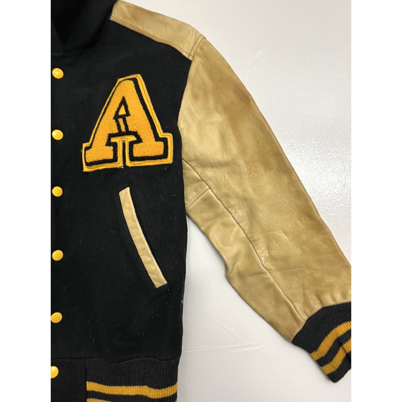 Vintage VINTAGE Holts Letterman Jacket Sz 40 Black Gold Leather School Retro 50s Jock Sz S Mens Size US S / EU 44-46 / 1 - 5 Thumbnail