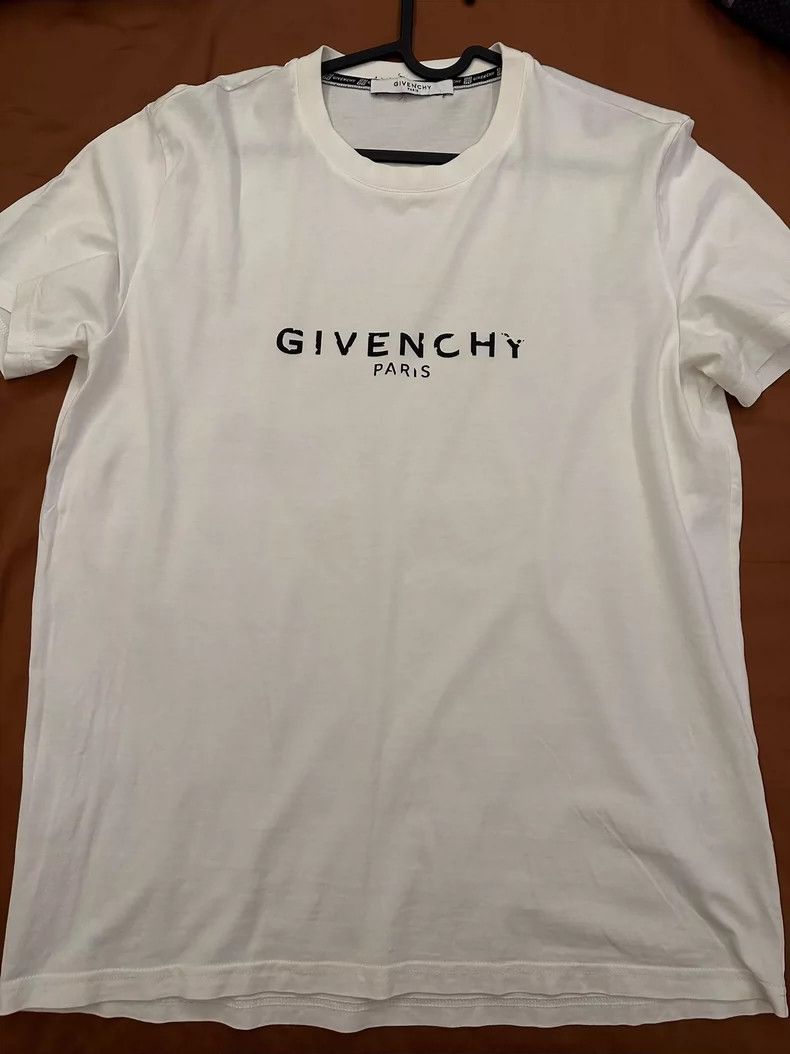 Givenchy Givenchy Men's T-shirt Size US L / EU 52-54 / 3 - 1 Thumbnail