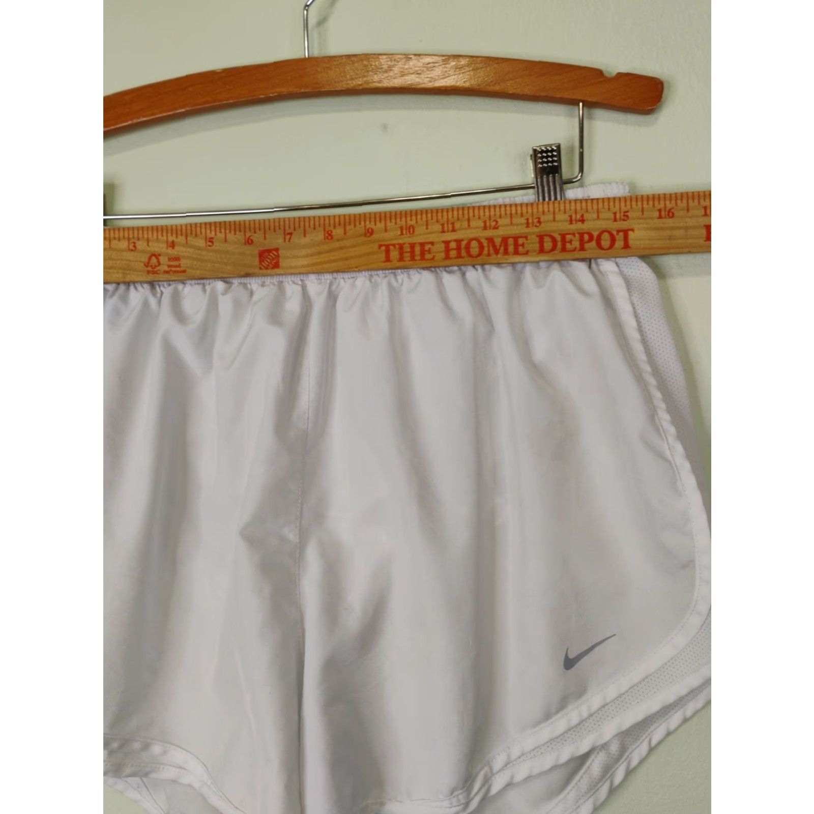 Nike Nike Dri-Fit Running Shorts Womens XL White Lined Athletic No Pockets Size 40" / US 18 - 6 Thumbnail