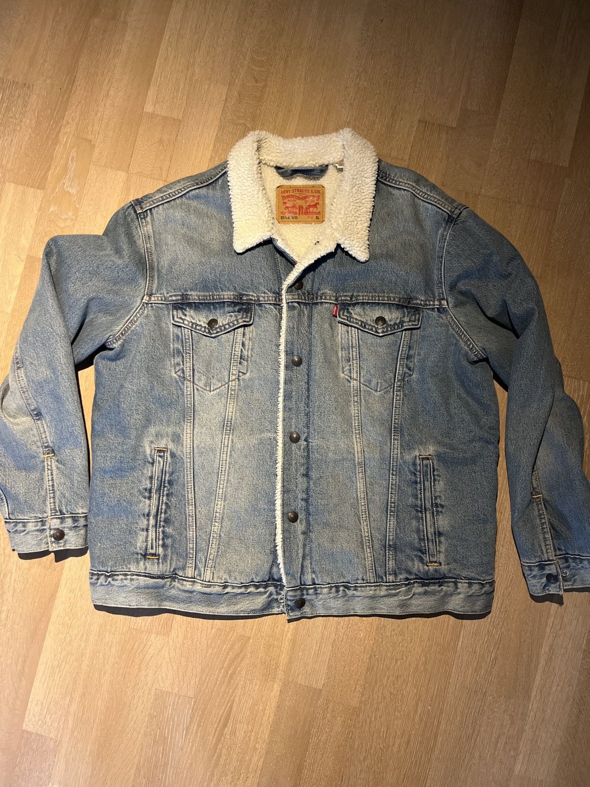 Levi's Levis Sherpa Trucker Jacket Light wash Size US XL / EU 56 / 4 - 1 Thumbnail