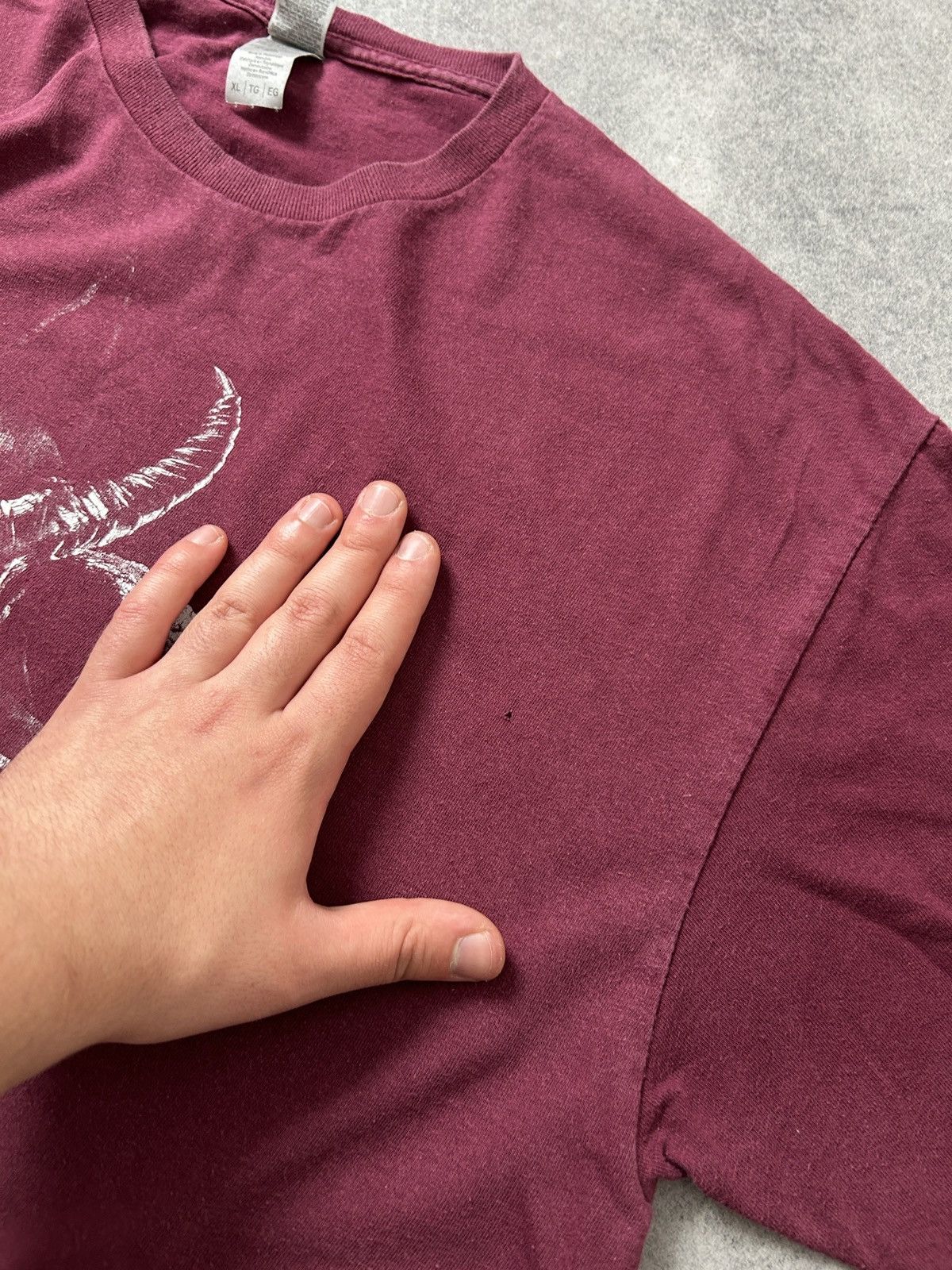 Band Tees B.O.A big logo 2022 shirts mens burgundy Size US XL / EU 56 / 4 - 4 Thumbnail