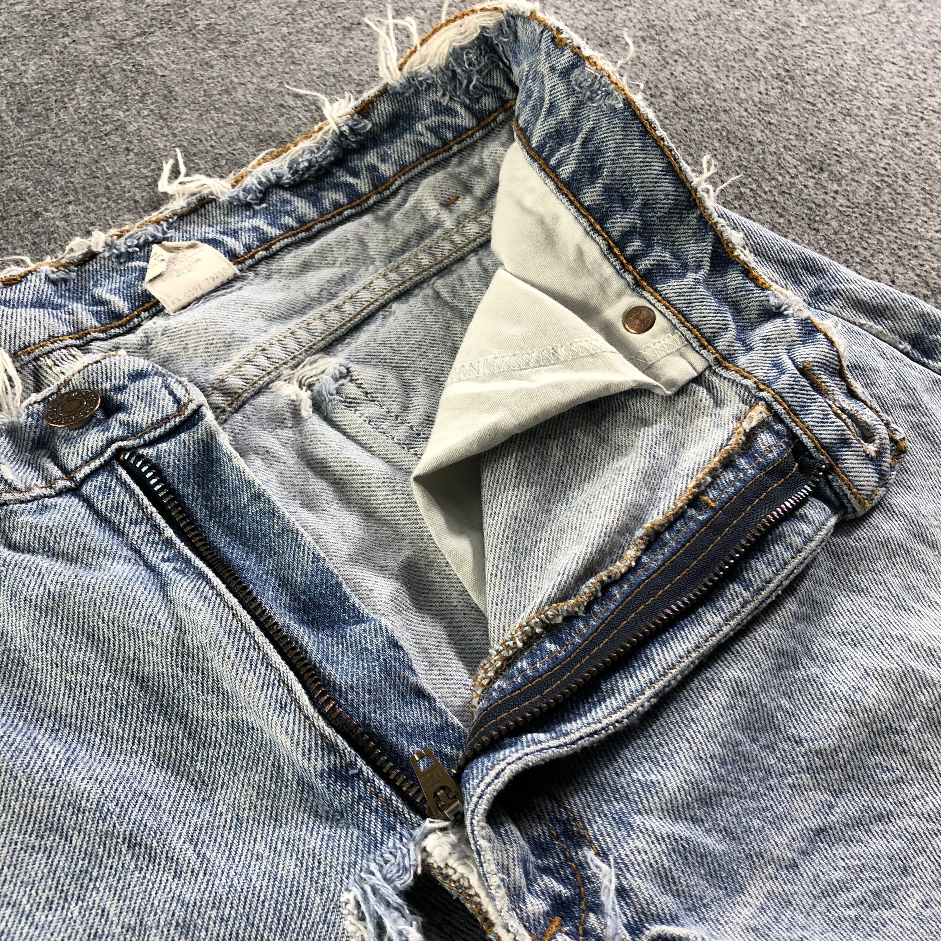 Levi's Vintage Light Wash Levis 505 Jeans-J3698 Size US 33 - 12 Thumbnail