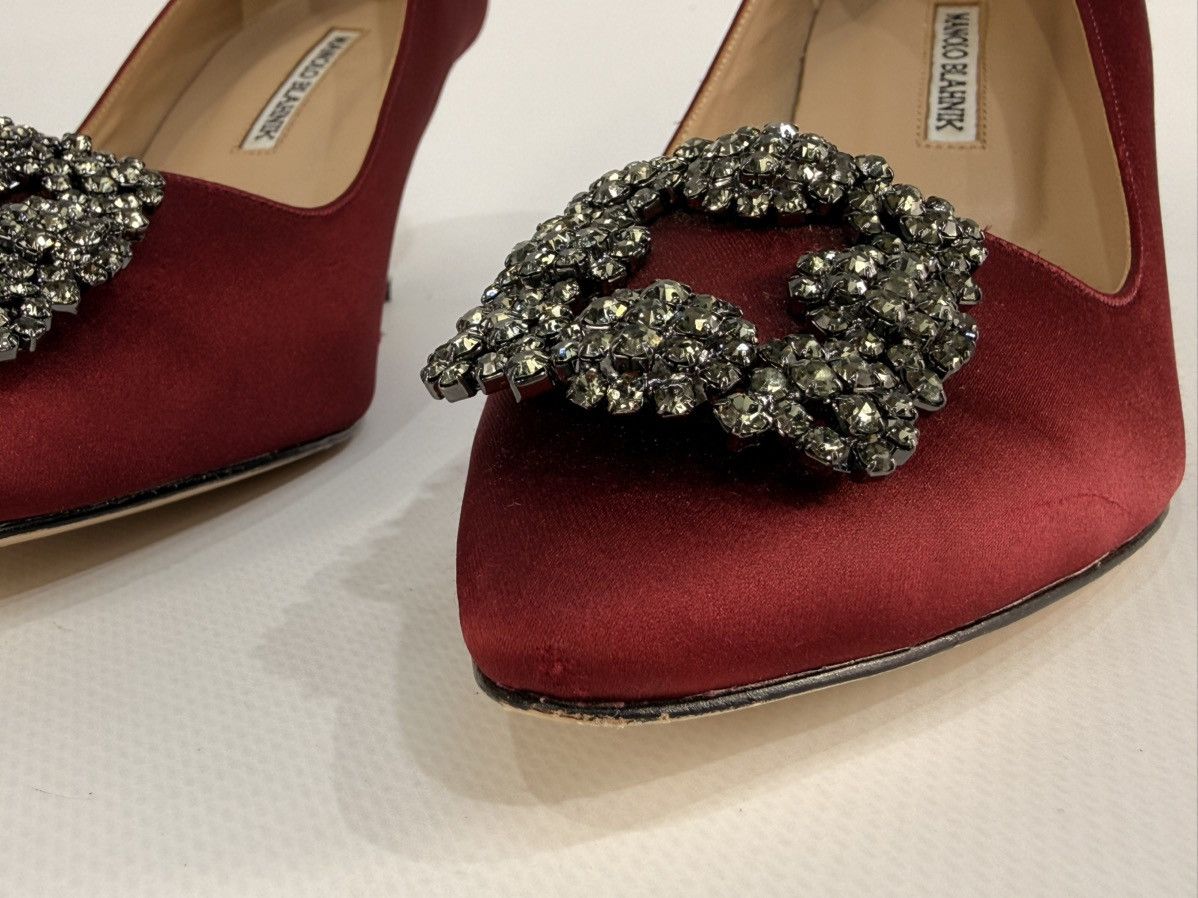 Manolo Blahnik Manolo Blahnik Hangisi 70 Burgundy Satin Pumps Size 39 Size US 9 / IT 39 - 6 Thumbnail