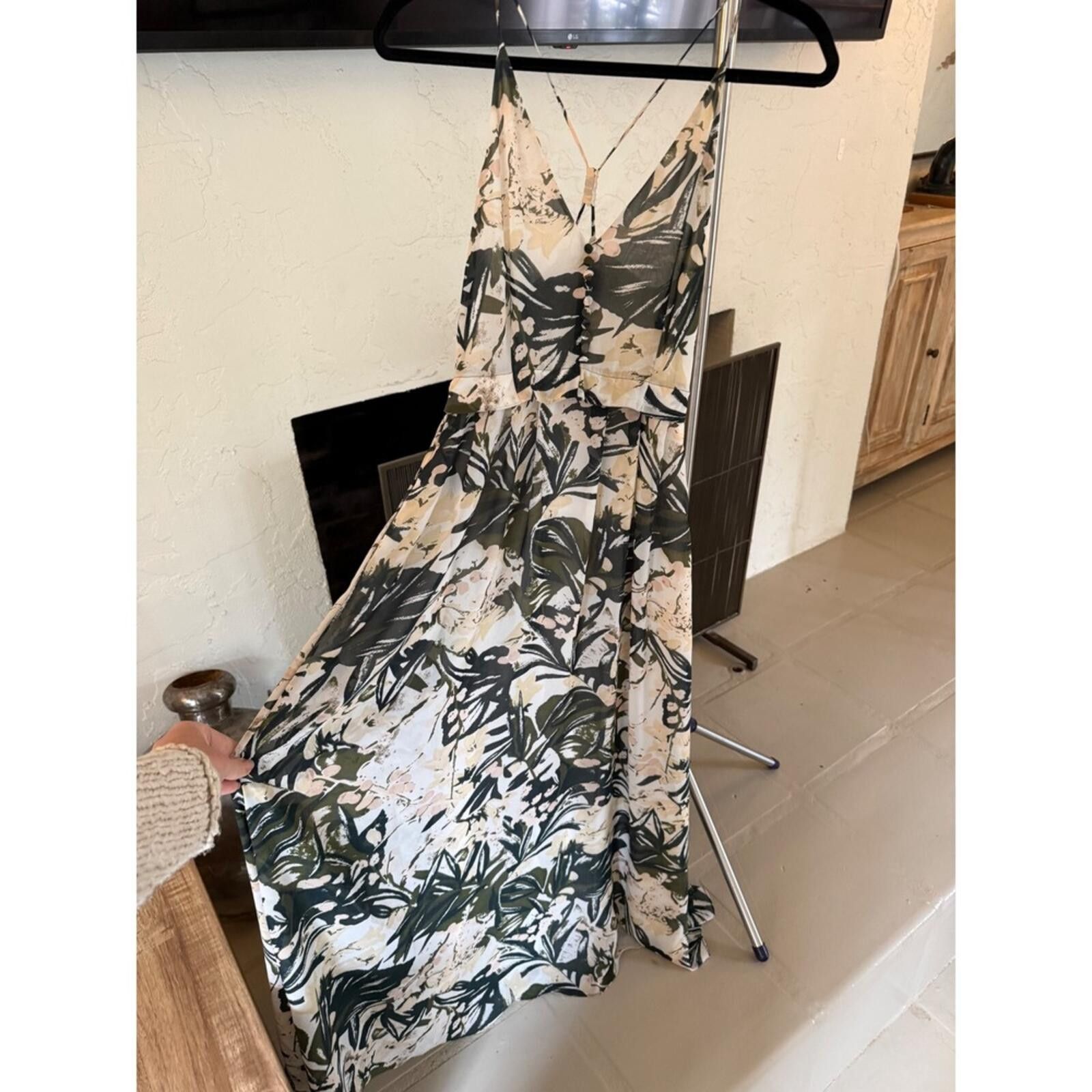 H&M H&M Floral Maxi Dress Green Cream Palm Print V-Neck 4 Size S / US 4 / IT 40 - 2 Thumbnail