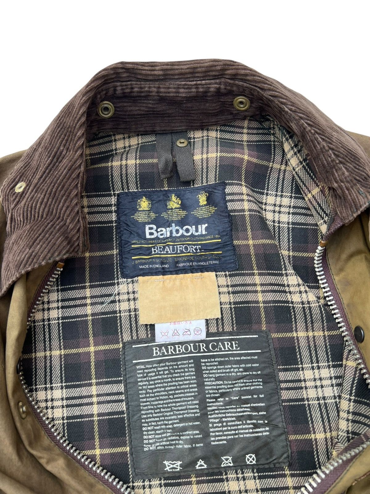 Barbour Trashed Vintage Barbour Beaufort Distressed Waxed Jacket Size US S / EU 44-46 / 1 - 25 Thumbnail