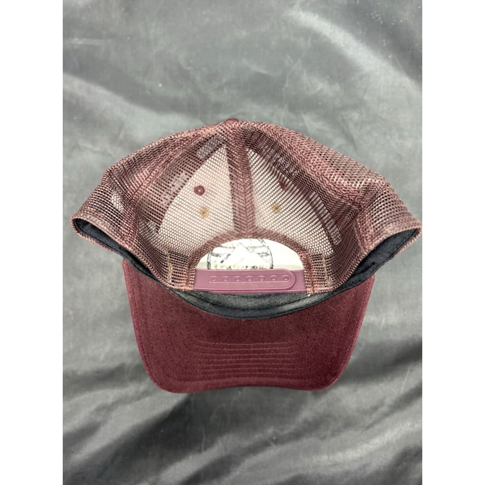 Zephyr Mens Trucker Cap Snapback Hat Outdoor Mountains Jackson Hole Wyoming Tan Maroon Zephyr Adult One Size Casual Travel City Nature Size ONE SIZE - 2 Thumbnail