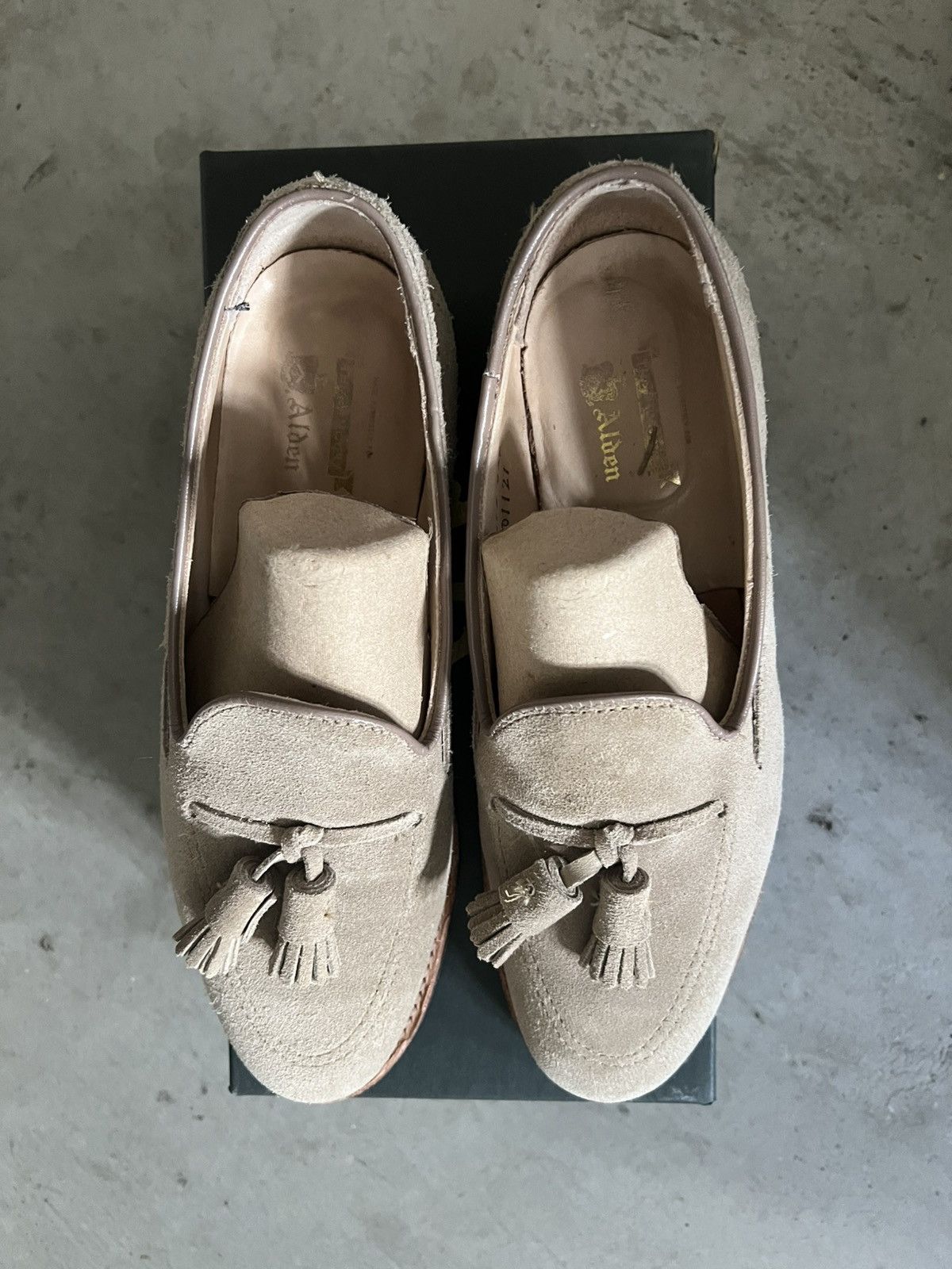 Alden Alden Milkshake Suede Tassel Loafers 7D Copley last. Size US 7 / EU 40 - 1 Thumbnail