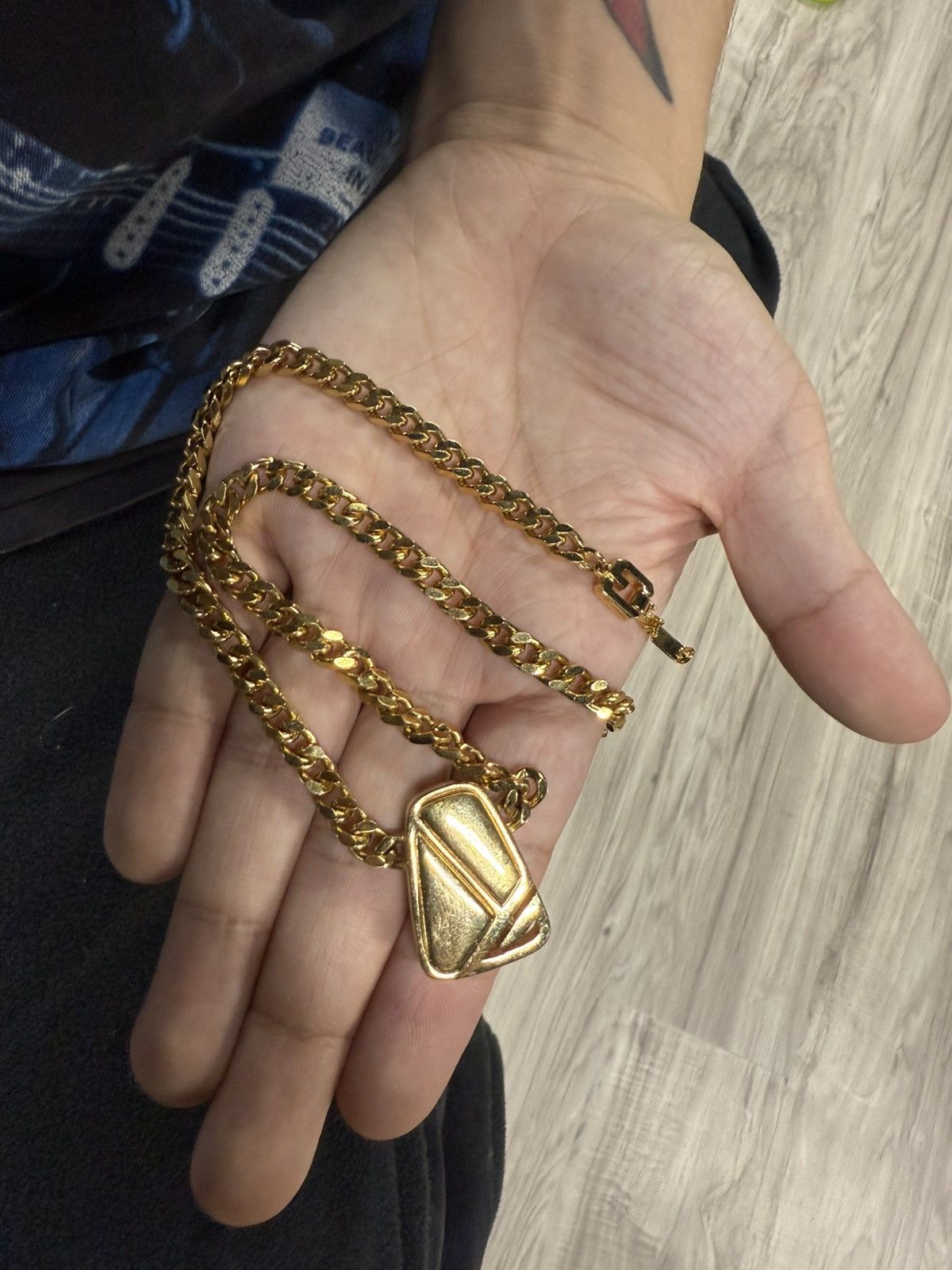 Givenchy Givenchy Gold Cuban Necklace Women’s Chain Preowned Size ONE SIZE - 5 Thumbnail
