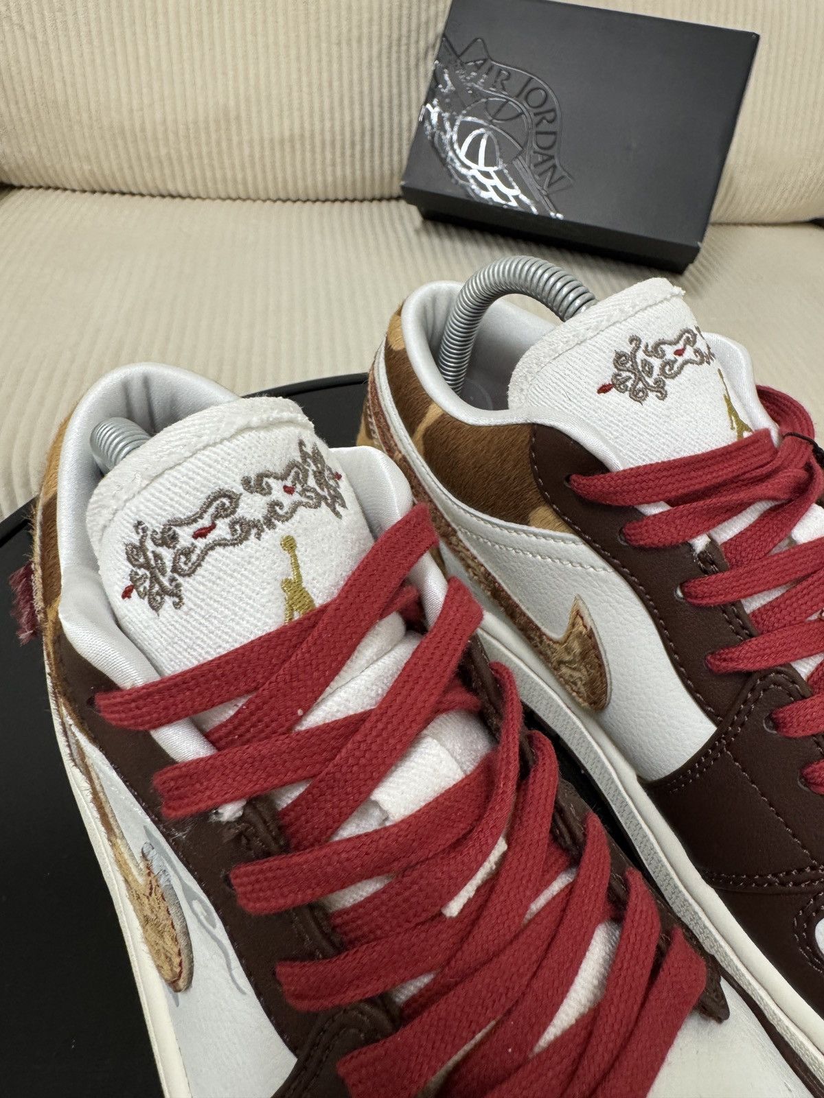 Nike Air Jordan 1 Low SE Size US 8 / EU 41 - 10 Thumbnail