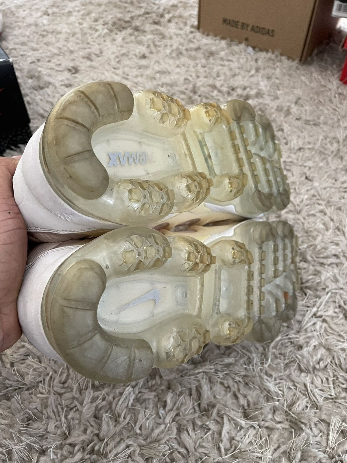 Nike Nike Air Vapormax Triple White Size US 8 / EU 41 - 9 Thumbnail