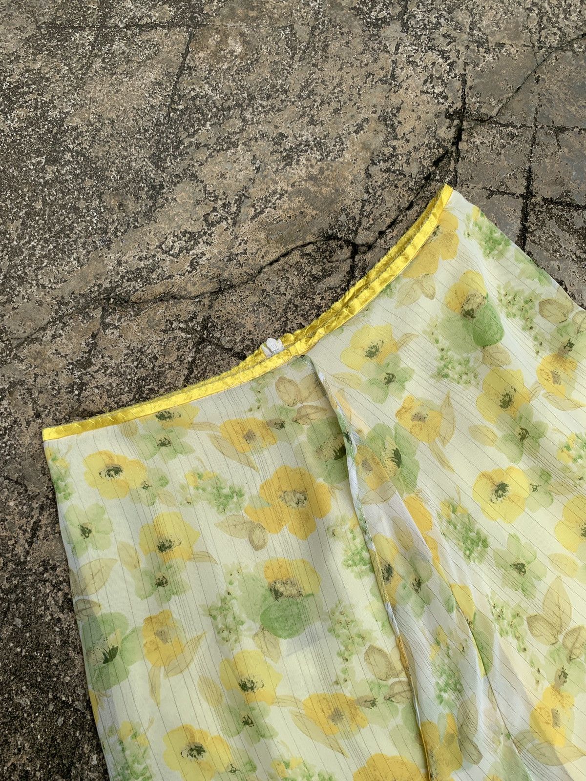 Other Vintage Floral Stripe Calm Essentials Ruffle Mesh Midi Skirt Size 30" / US 8 / IT 44 - 6 Thumbnail