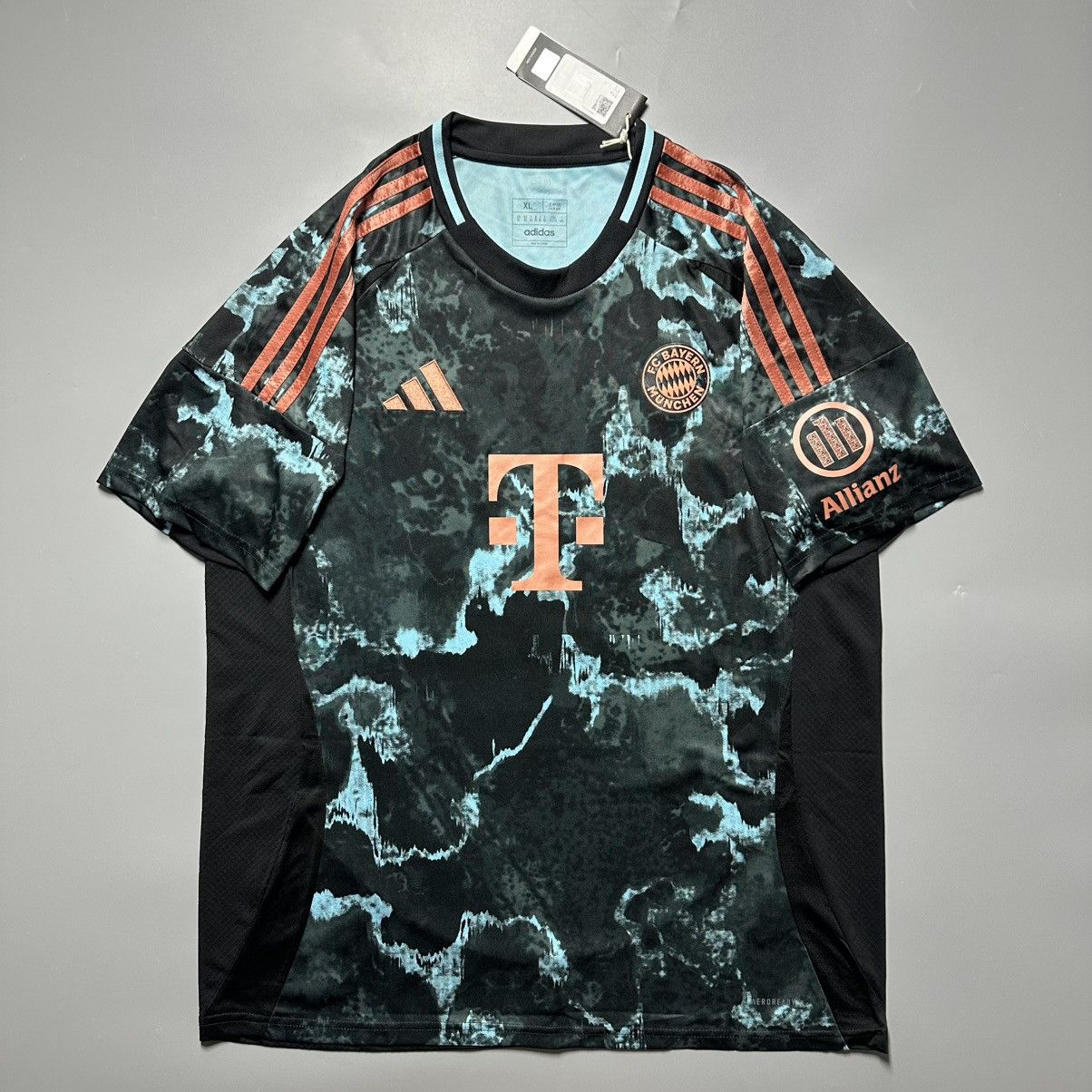 Vintage BAYERN ADIDAS 2024/2025 FOOTBALL AWAY JERSEY #9 KANE Size US XL / EU 56 / 4 - 2 Thumbnail