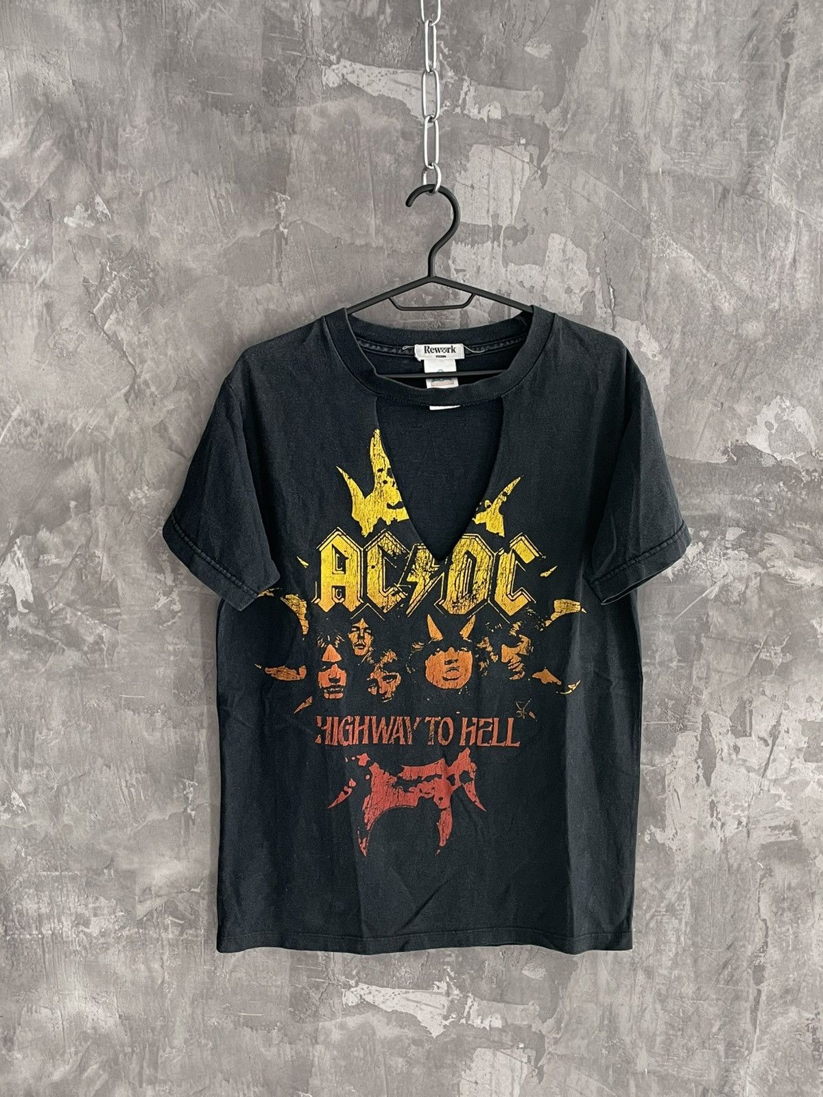 AC/DC × Band Tees × Vintage Vintage Y2K AC/DC Band Faded Grunge T-shirt Size US XL / EU 56 / 4 - 1 Thumbnail
