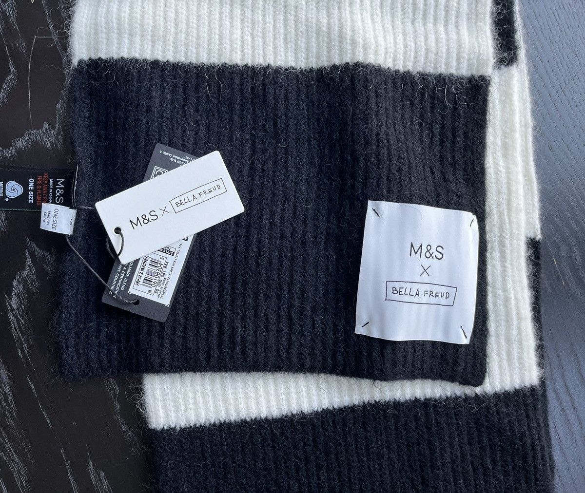 Bella Freud Striped wool mohair b&w Xlong scarf Size ONE SIZE - 8 Thumbnail