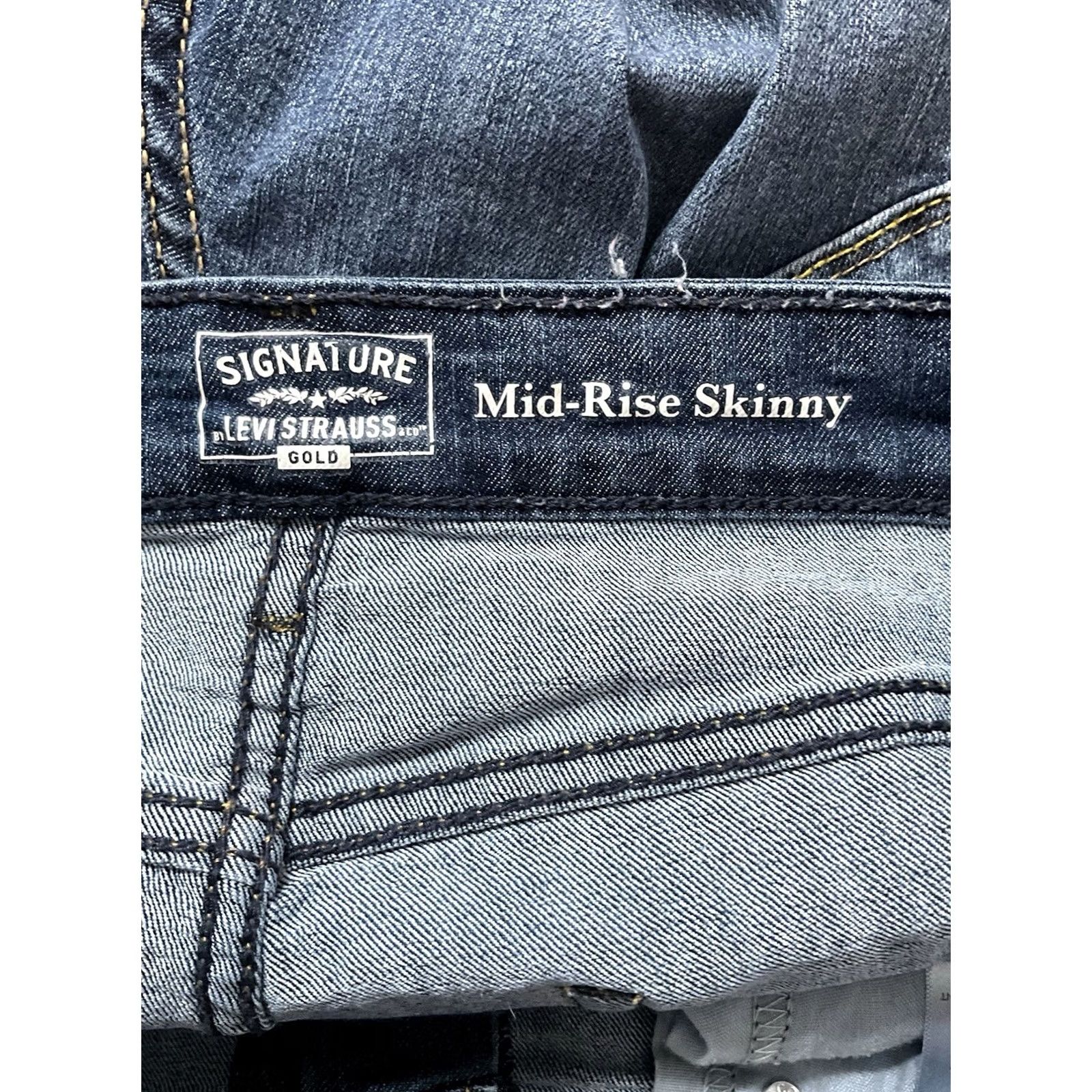 Vintage VINTAGE Signature Levi Strauss Gold Jeans Womens Blue Denim 33x30 Size 30" / US 8 / IT 44 - 6 Thumbnail