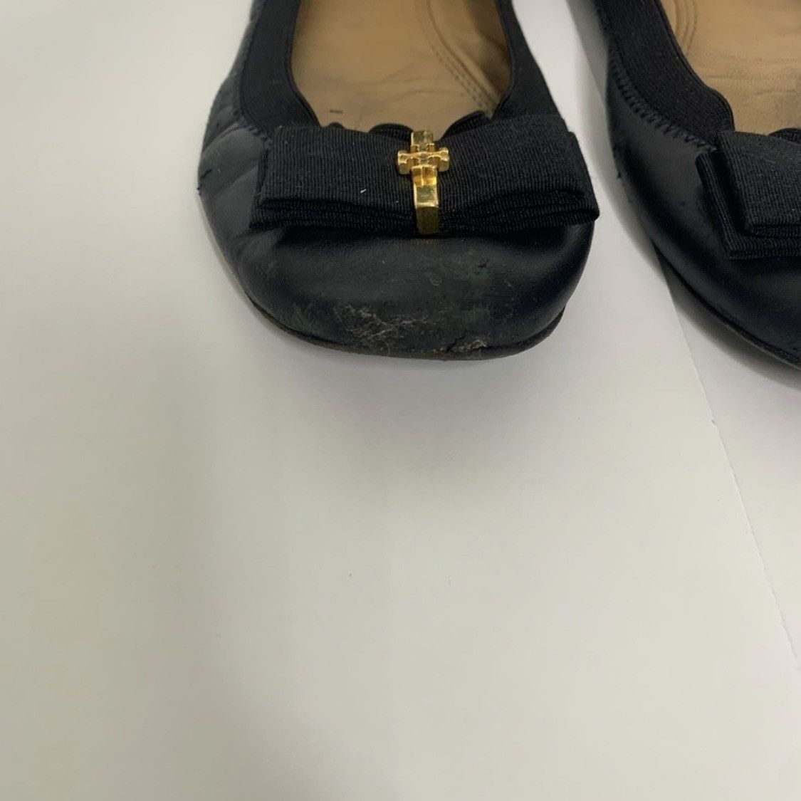 Tory Burch Tory Burch Black Leather Flats Gold Bow Sedgewick TLC Size 9 Size US 9 / IT 39 - 3 Thumbnail