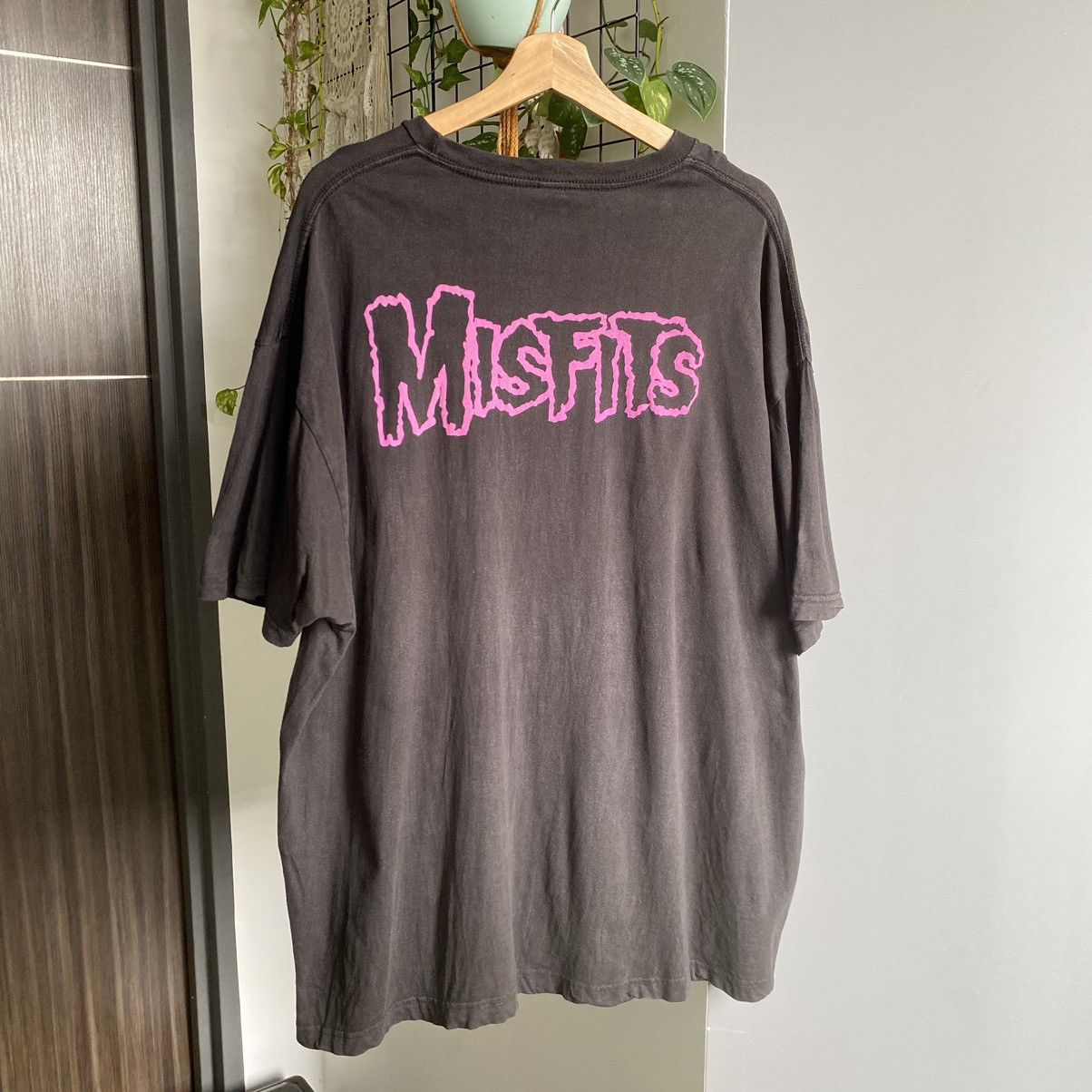 Misfits Thrashed Faded Vintage Y2K Misfits Punk Band ERD GRUNGE TEE Size US XXL / EU 58 / 5 - 5 Thumbnail