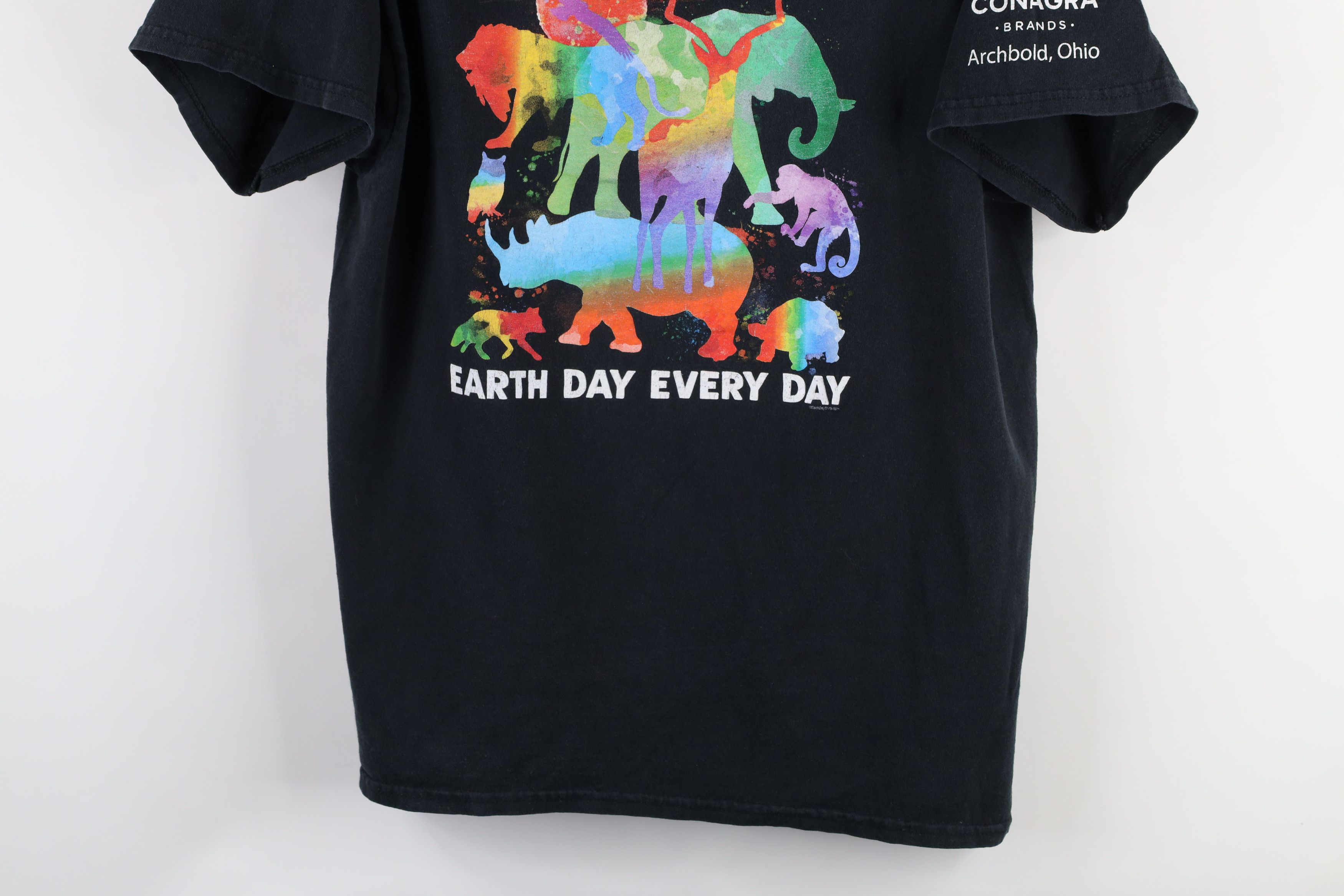 Vintage Vintage Streetwear Animal Earth Day Short Sleeve T-Shirt Size US L / EU 52-54 / 3 - 3 Thumbnail