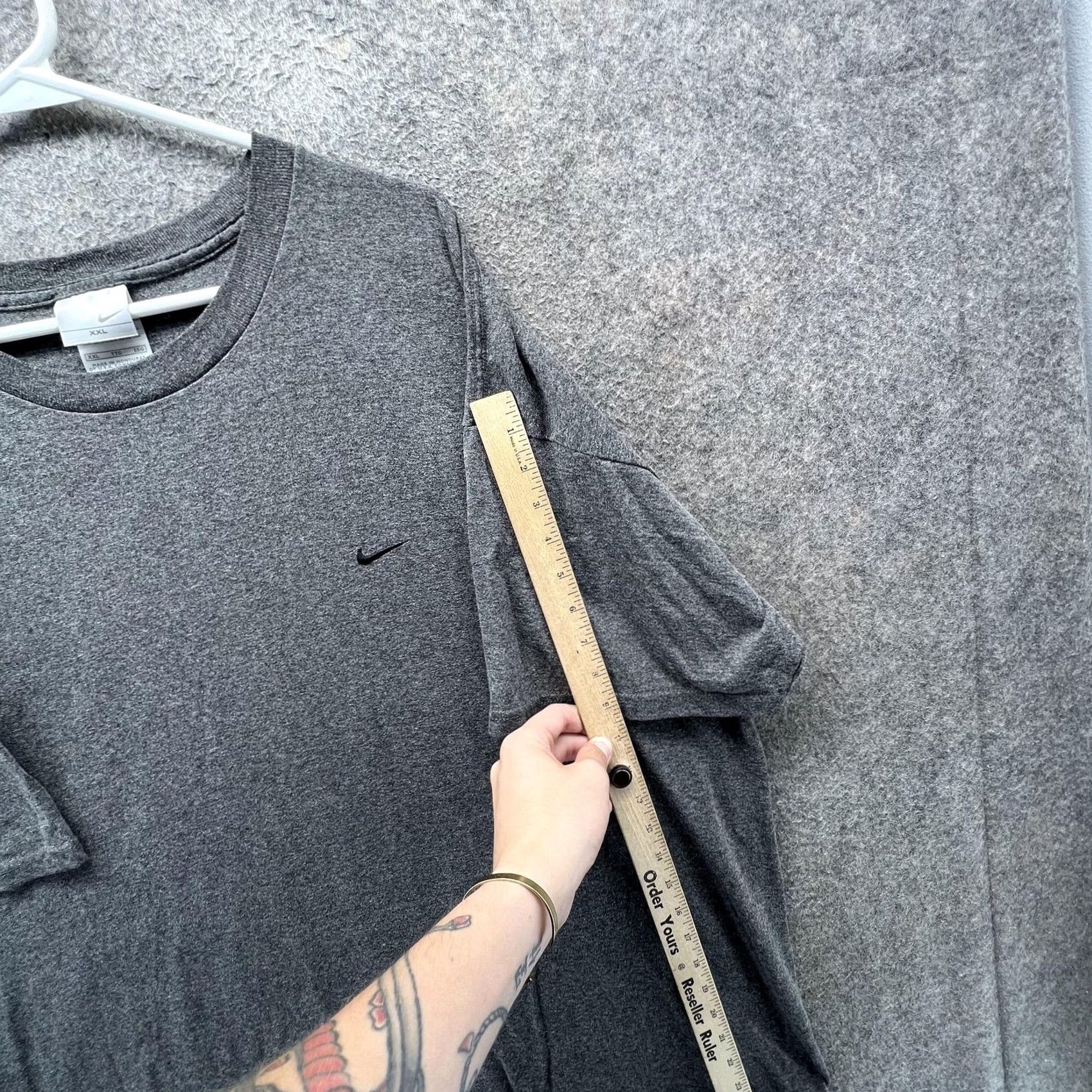 Nike Nike Shirt Mens 2XL Gray Swoosh Logo Basic Crewneck Athletic Casual Tee Size US XXL / EU 58 / 5 - 2 Thumbnail