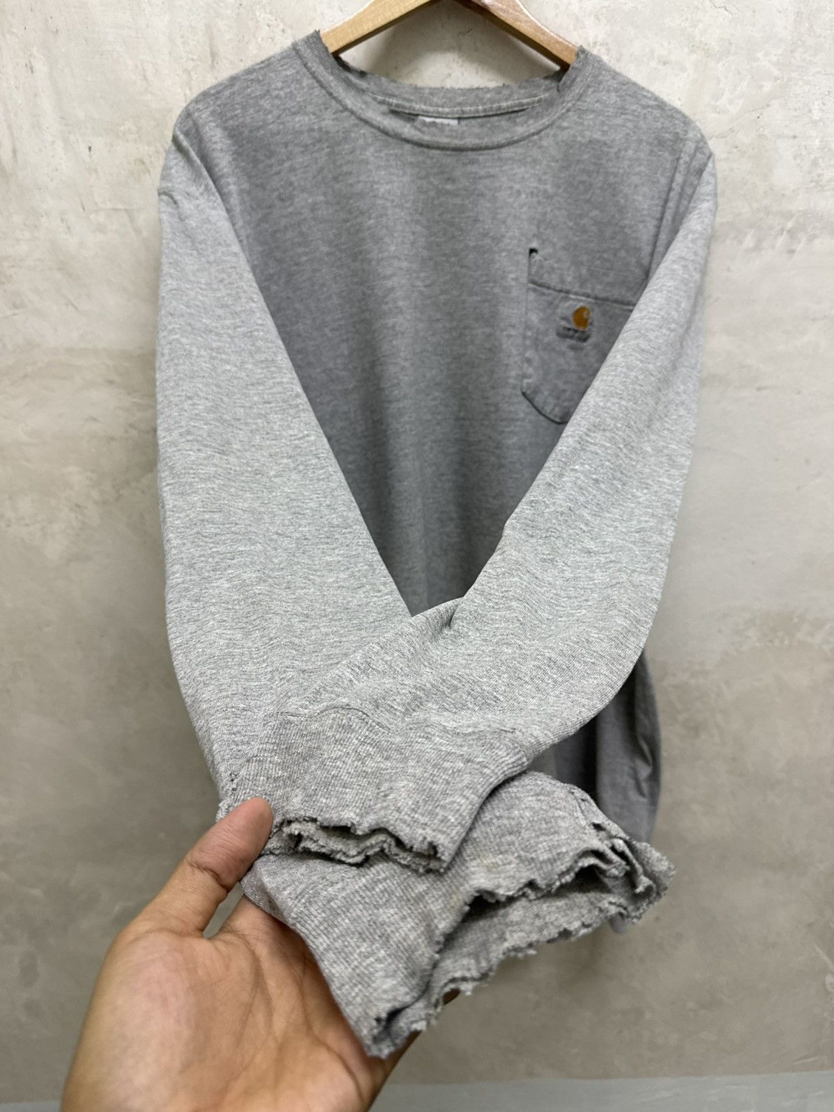 Carhartt 2000s Distressed Carhartt Pocket L/S Tees Size US L / EU 52-54 / 3 - 2 Thumbnail