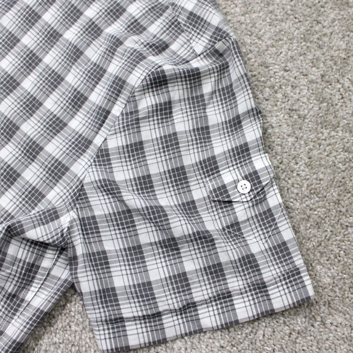 Armani Exchange A/X Armani Exchange Shirt Mens Large Gray/White 100% Cotton Short Sleeve Button-Up Plaid, Regular Fit, Casual Crew Neck? Size US L / EU 52-54 / 3 - 6 Thumbnail