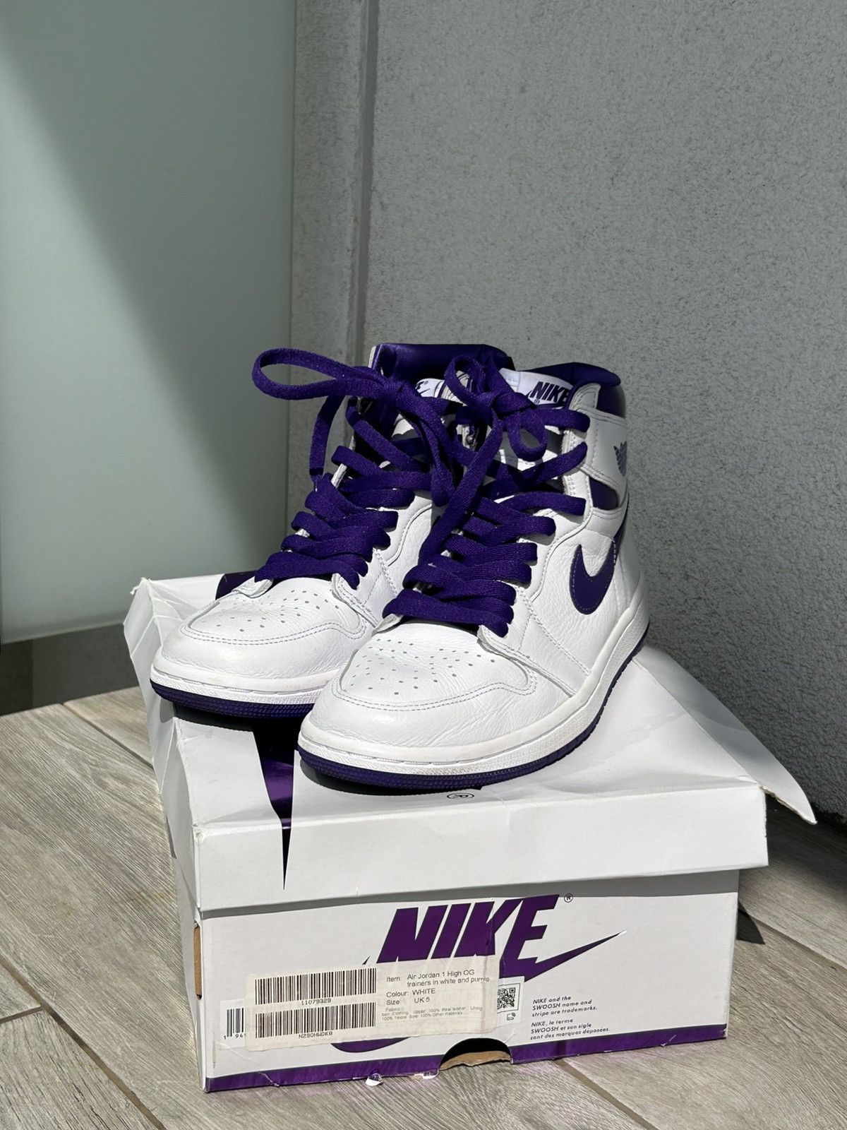 Nike Nike Air Jordan 1 High OG White Purple Size US 7.5 / IT 37.5 - 5 Thumbnail