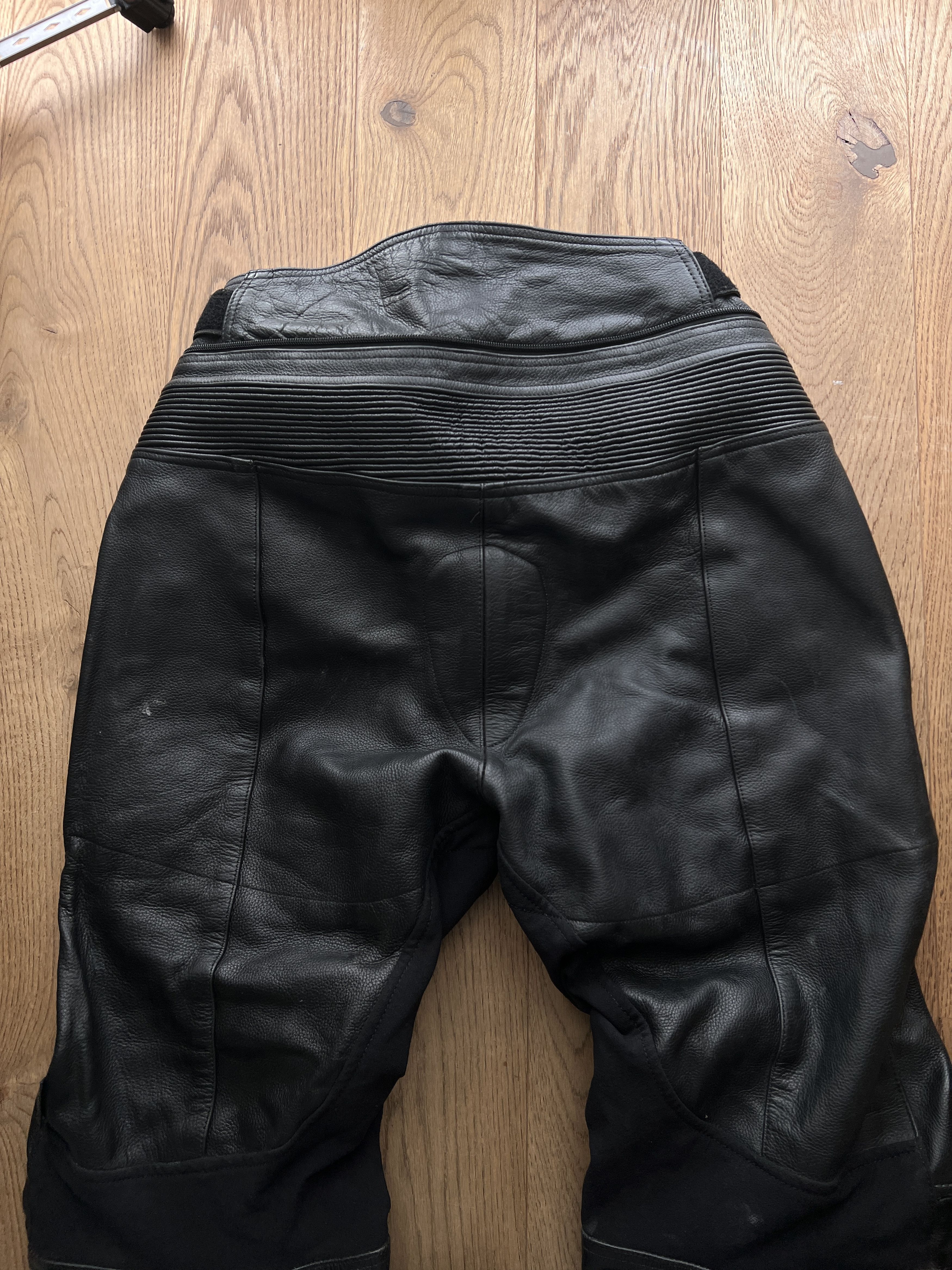 Yohji Yamamoto SICK VINTAGE 2000S RACING BIKER LEATHER PANTS I6W9 LGB VIBE Size US 36 / EU 52 - 7 Thumbnail