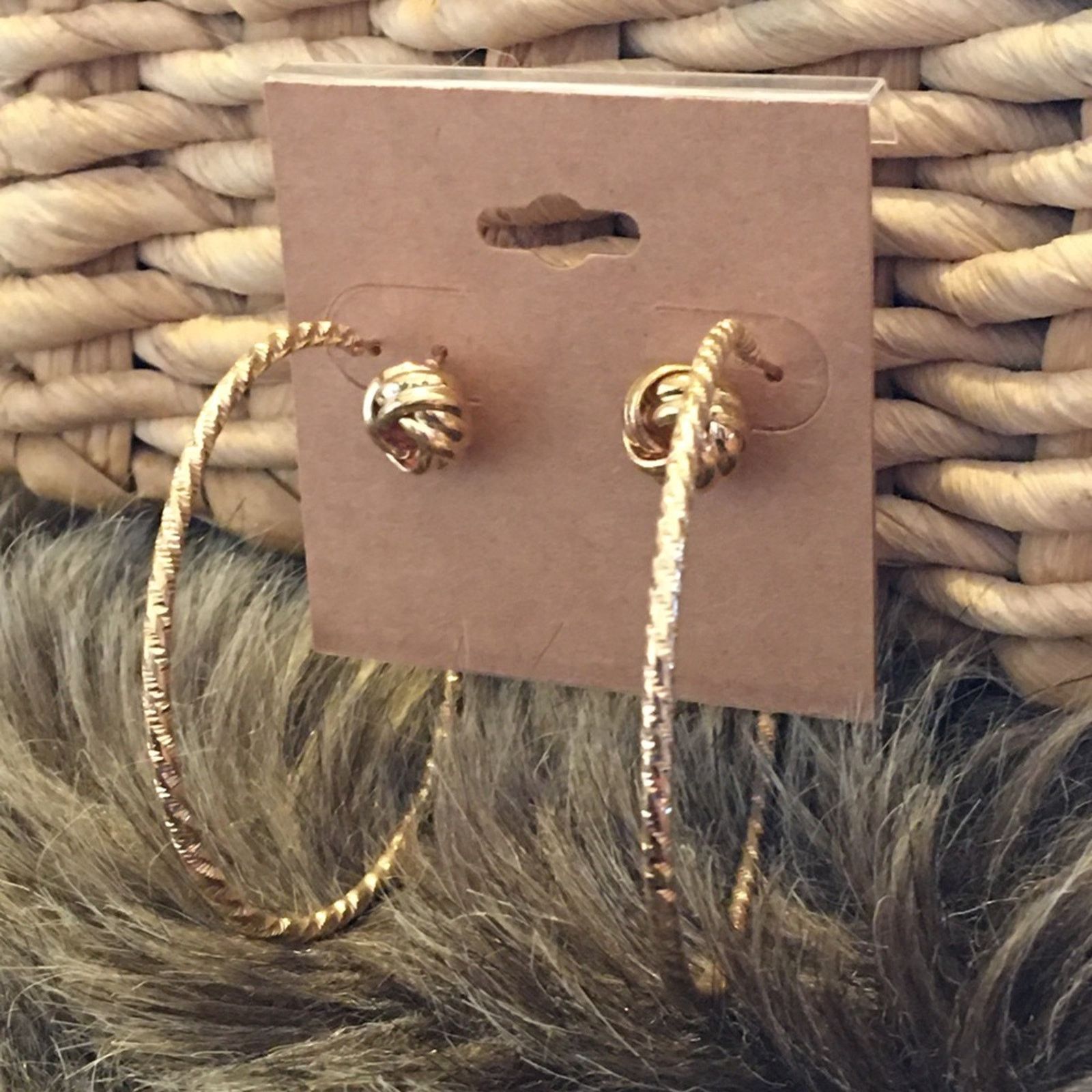 Jewelry 2 pairs gold tone fashion earrings Size ONE SIZE - 1 Thumbnail