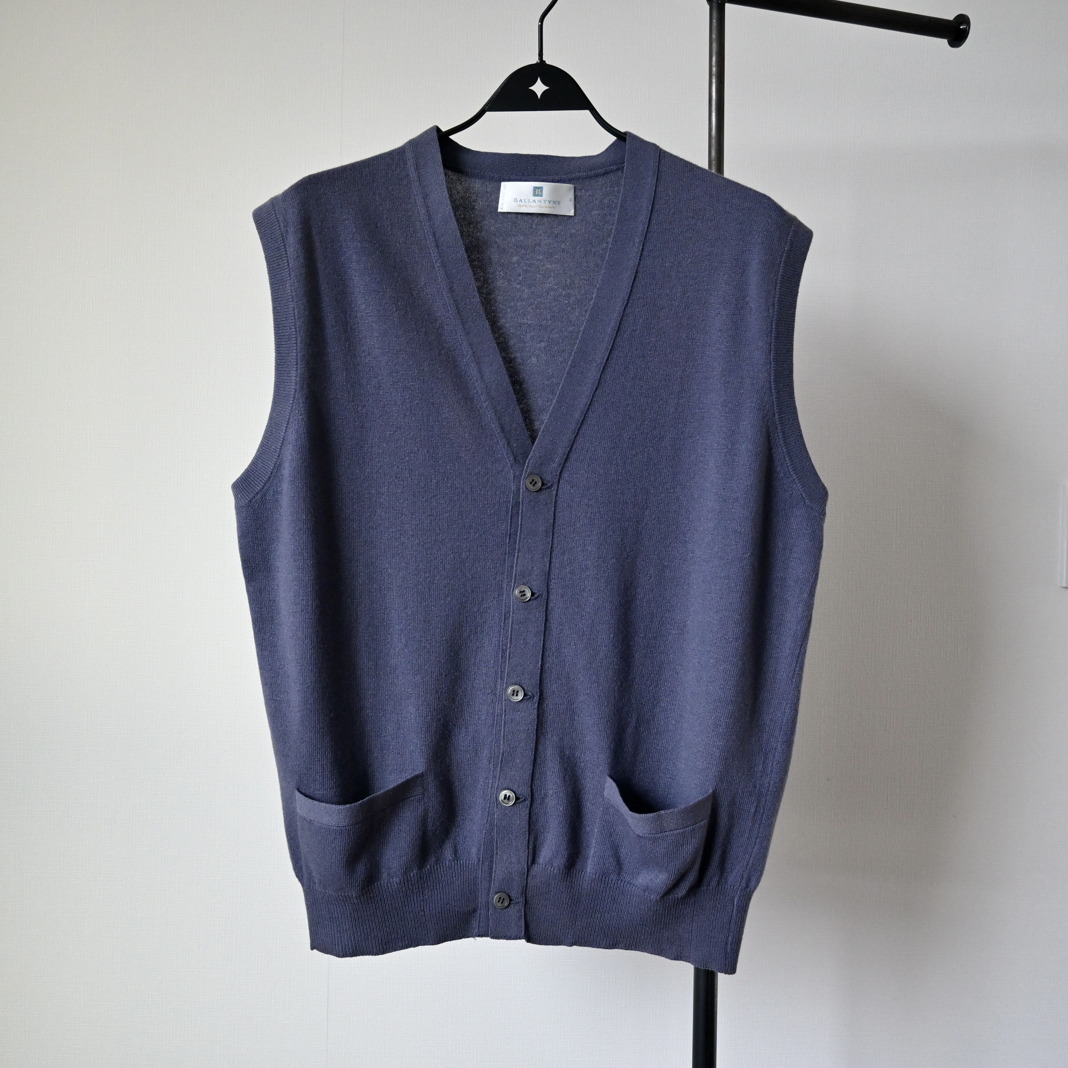 Ballantyne cashmere button-up knit vest made in Scotland 42