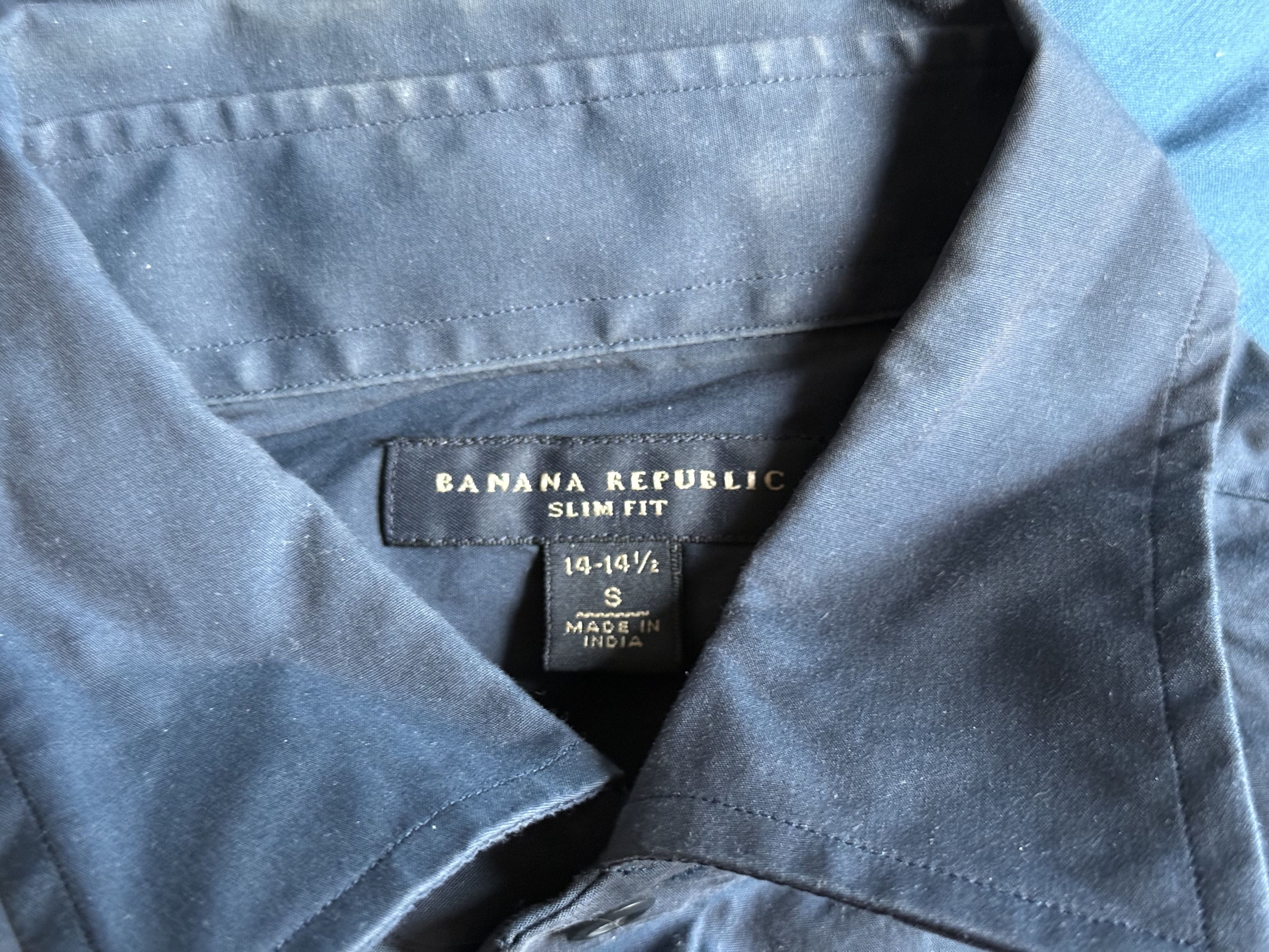 Banana Republic Banana Republic button up shirt slim fit small $89.50 Size US S / EU 44-46 / 1 - 3 Thumbnail